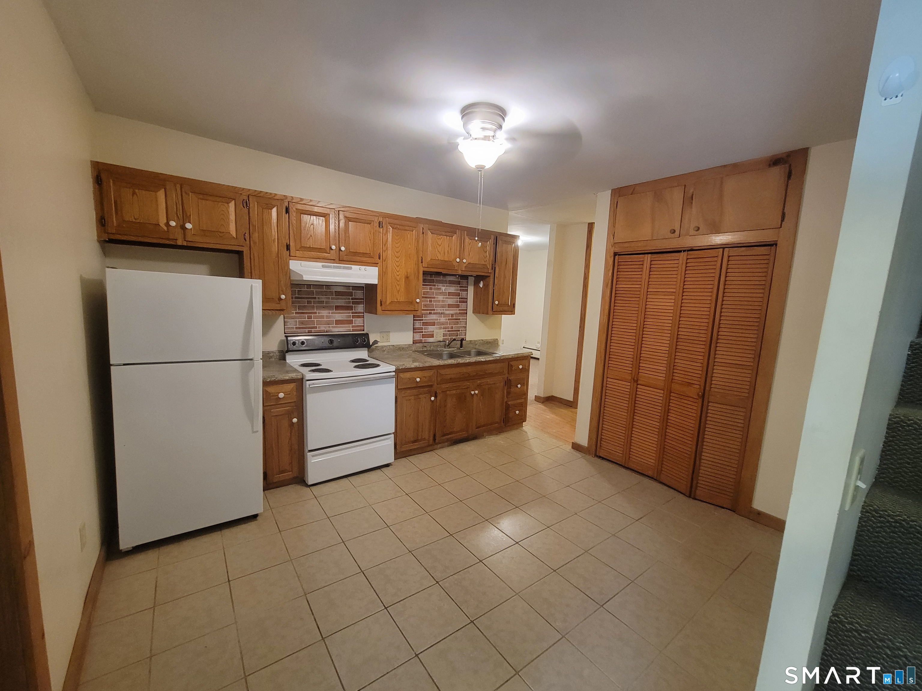 366 Hartford A Pike Property Photo 3