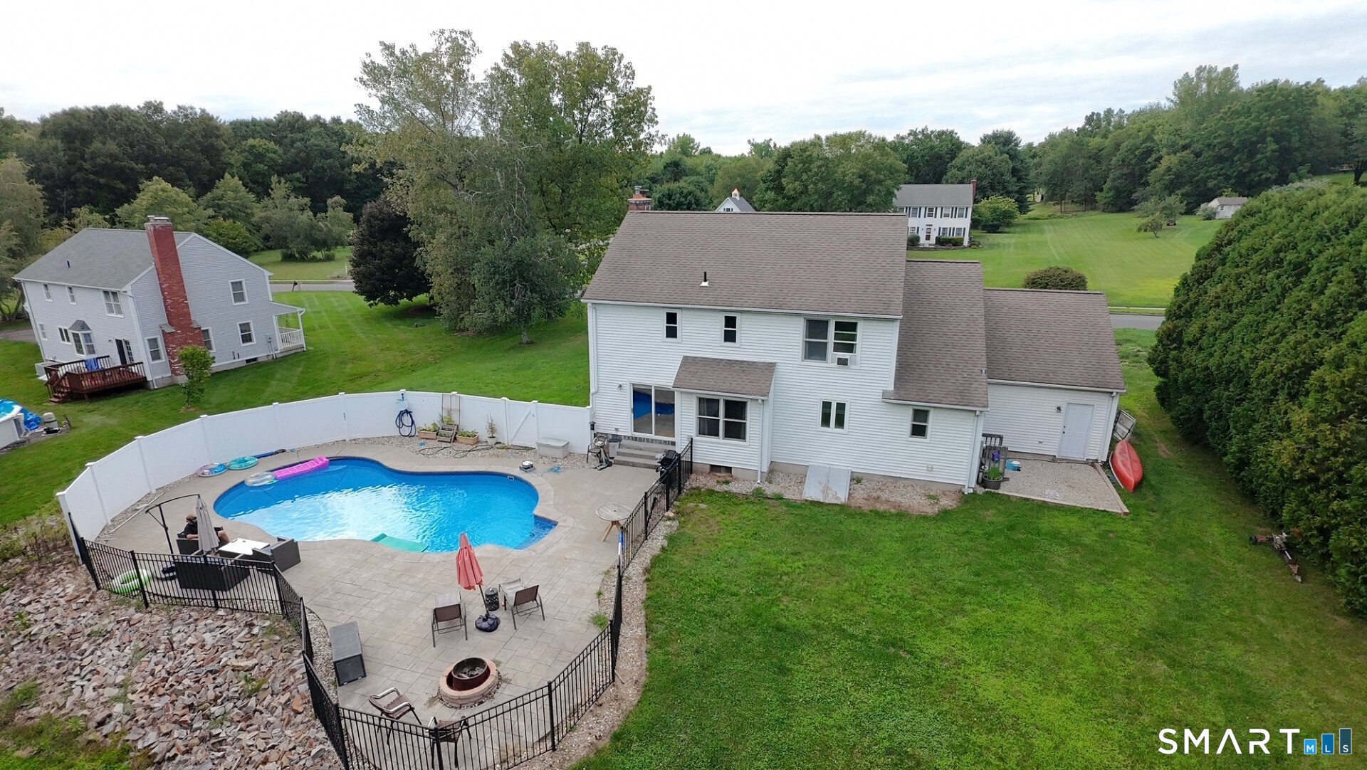 8 Birchview Drive Property Photo 2