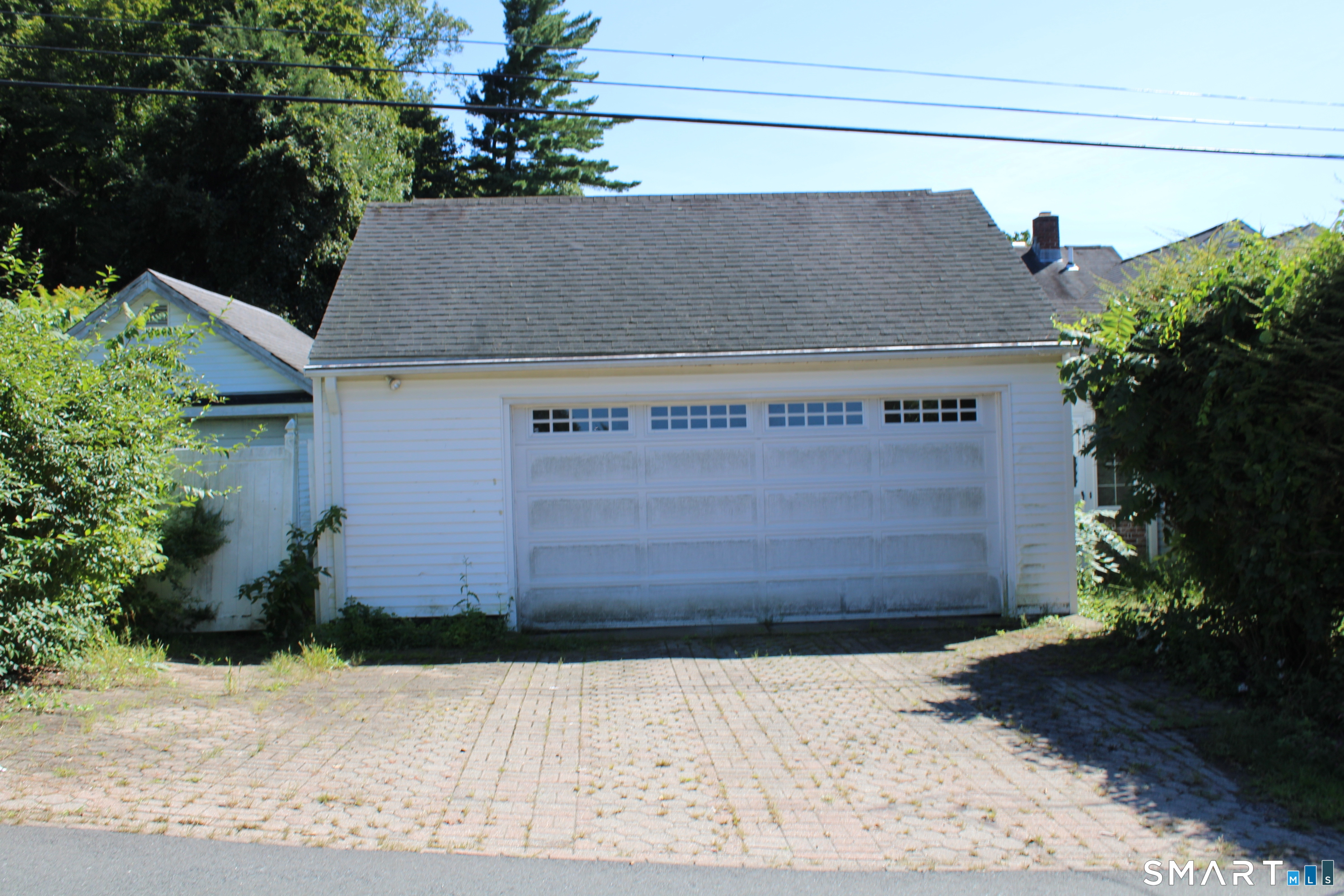 70 Woodside Avenue Property Photo 2
