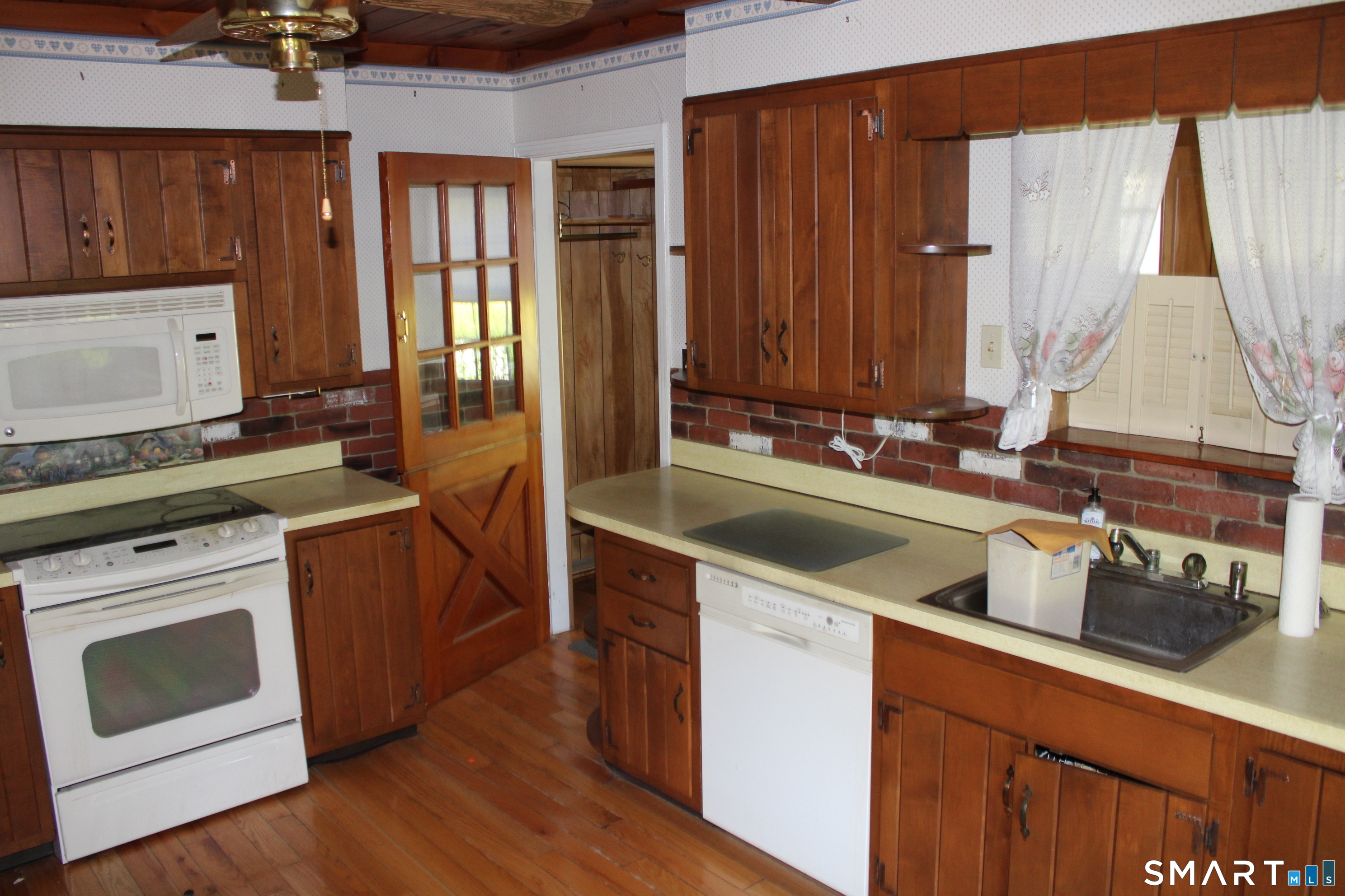 70 Woodside Avenue Property Photo 4