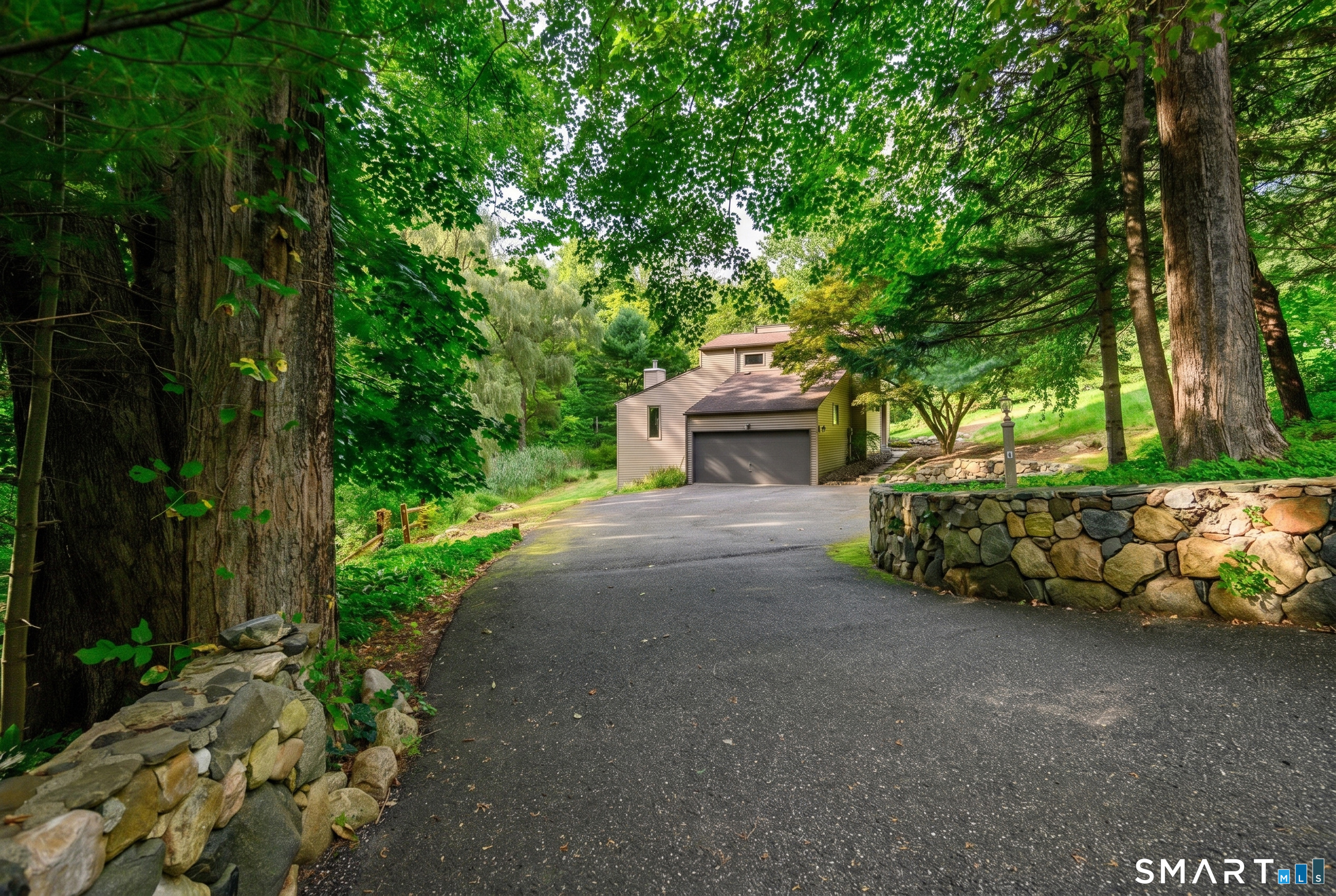 20 High Meadow Lane Property Photo 1