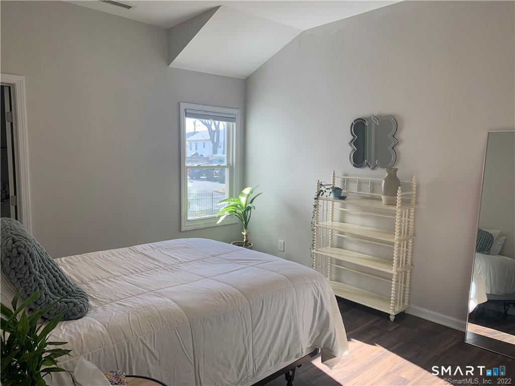 168c Greenwood Avenue Property Photo 4