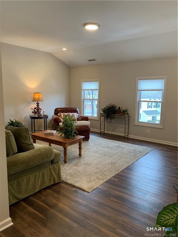 168c Greenwood Avenue Property Photo 8