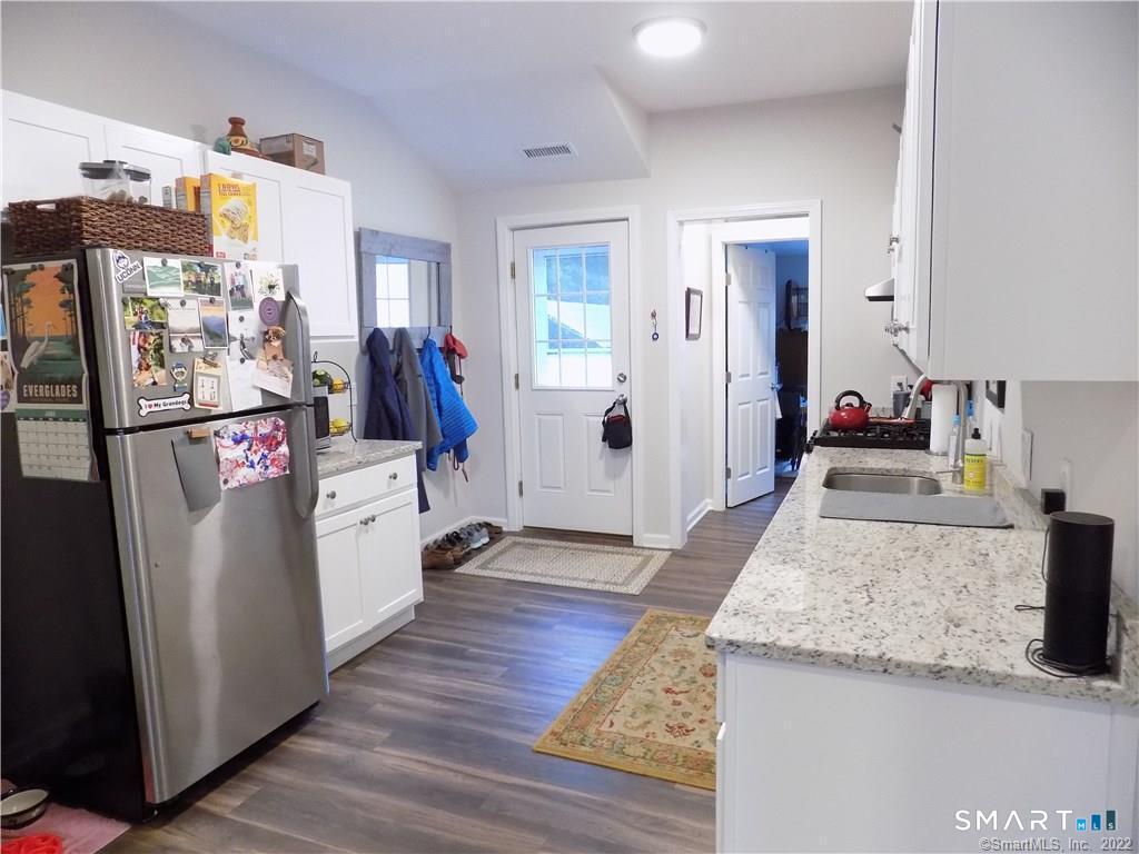168c Greenwood Avenue Property Photo 9
