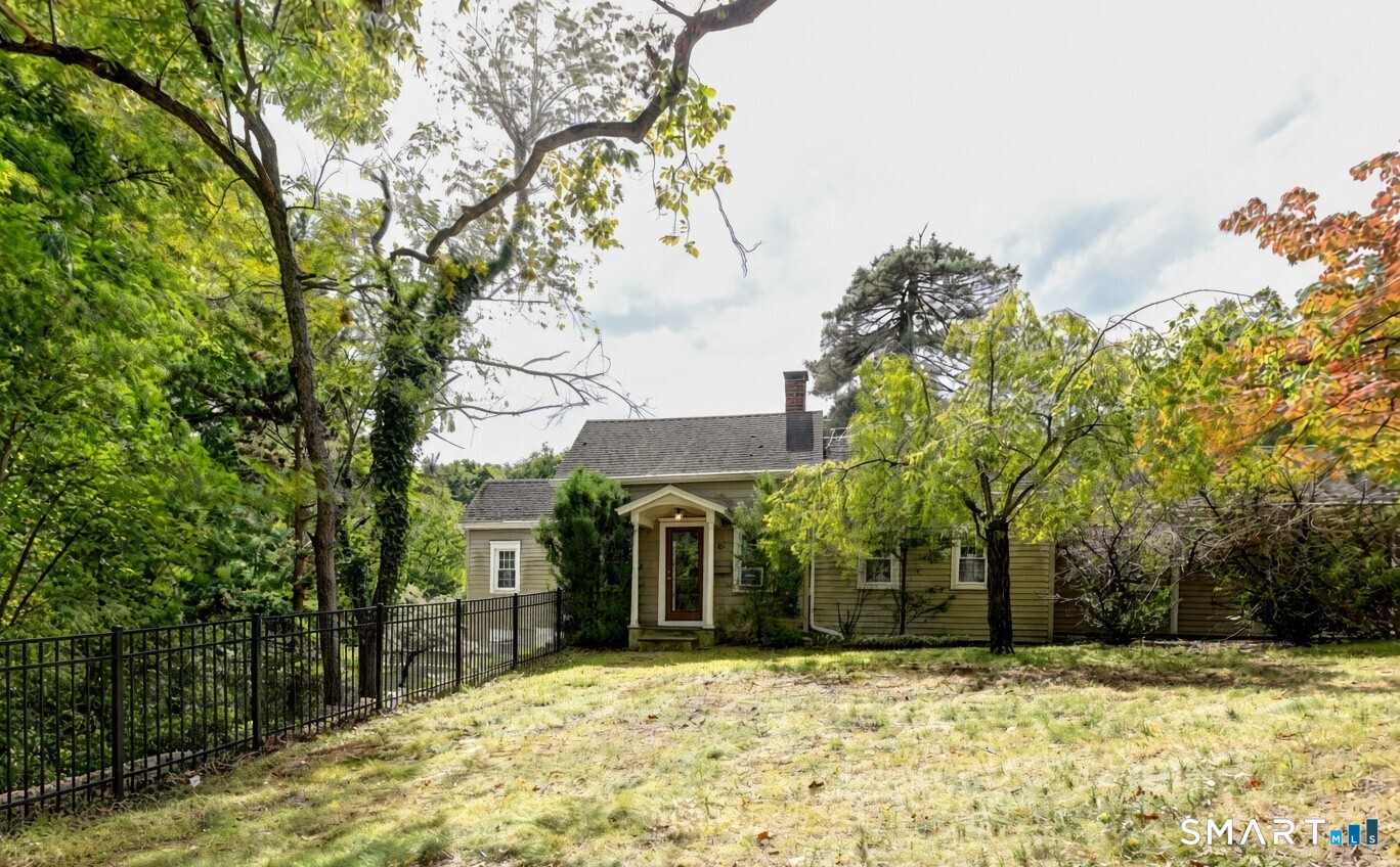 90 Weed Hill Avenue Property Photo 1