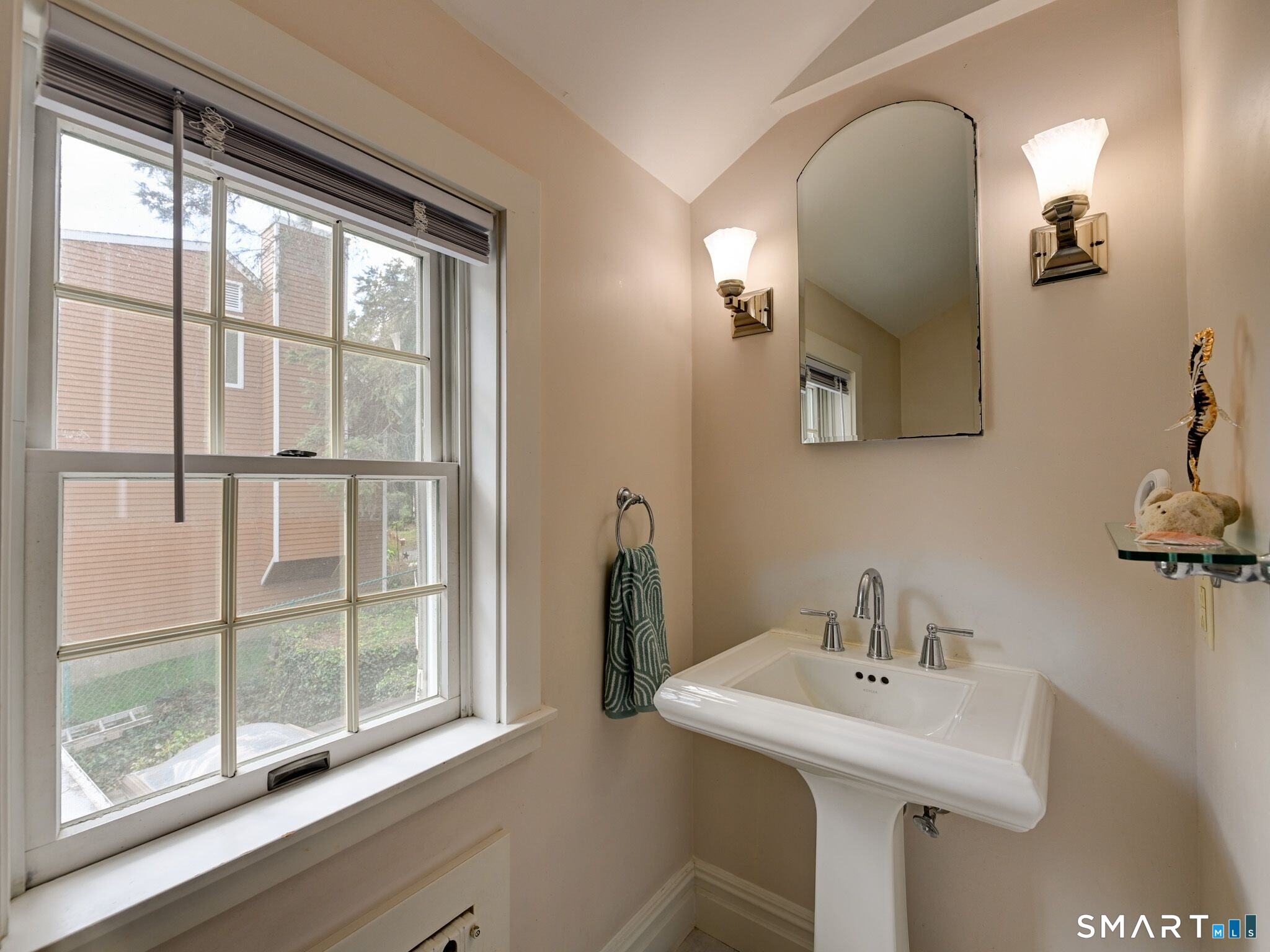 90 Weed Hill Avenue Property Photo 11