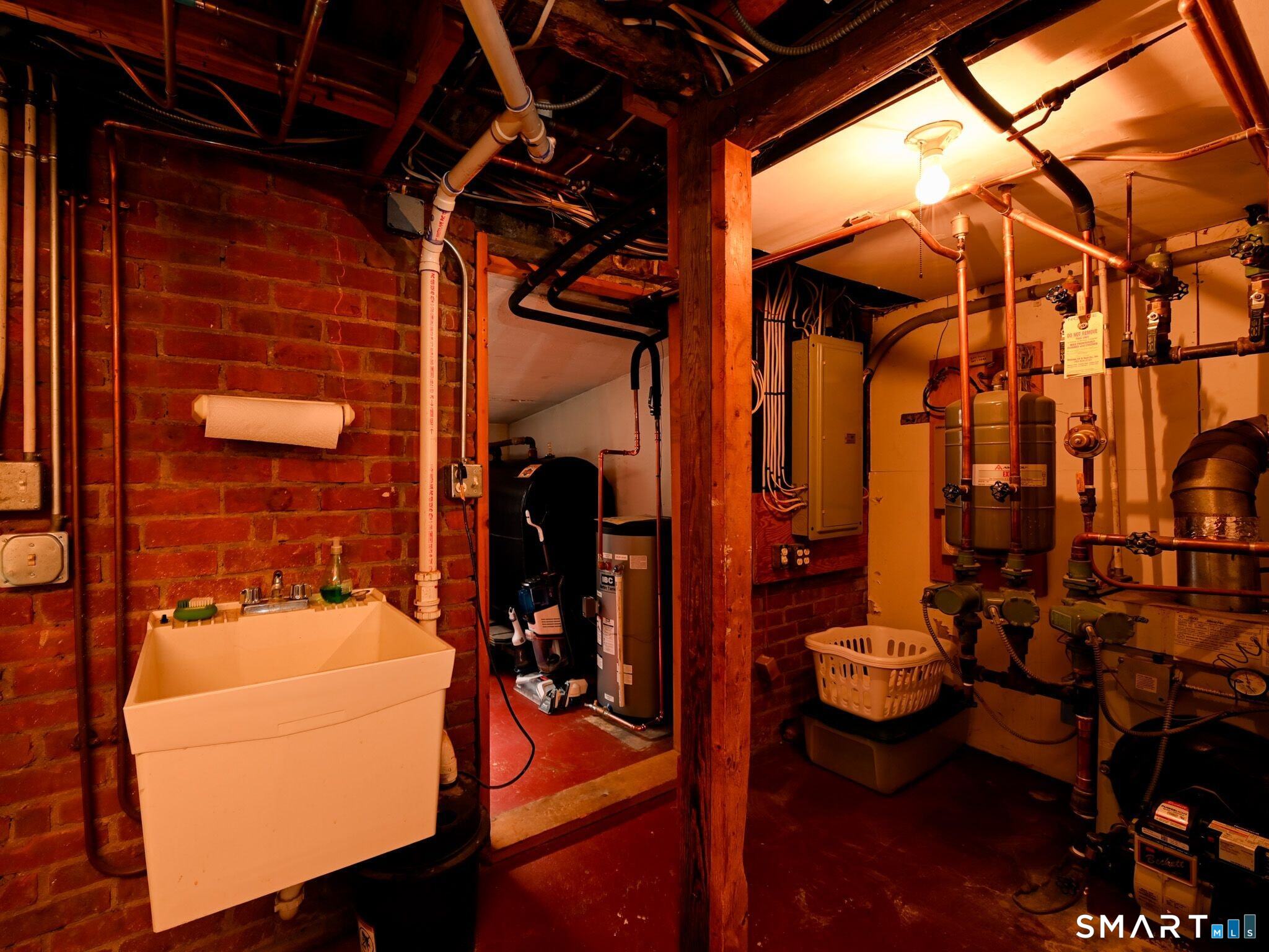 90 Weed Hill Avenue Property Photo 21