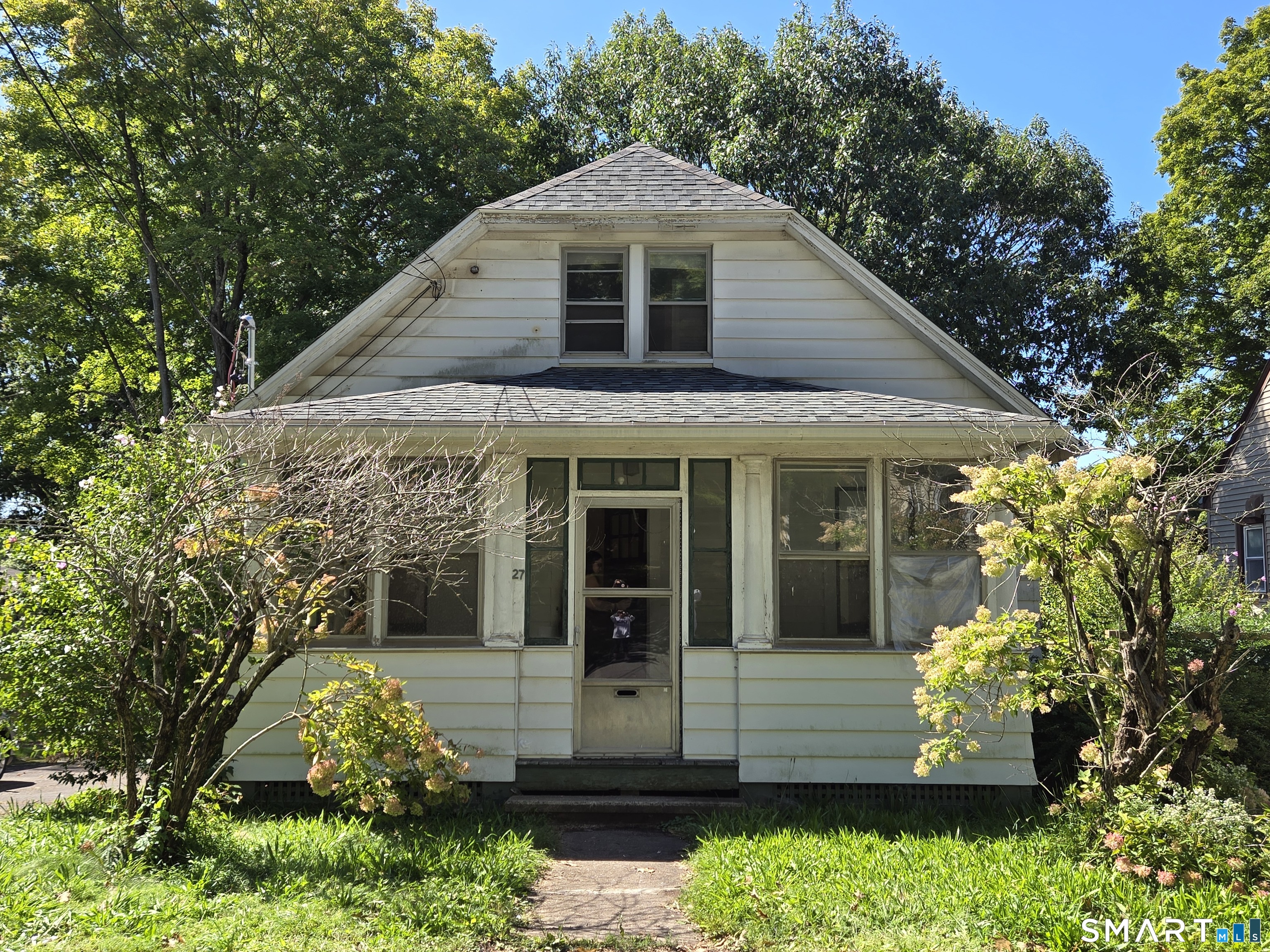27 Fairview Avenue Property Photo 2