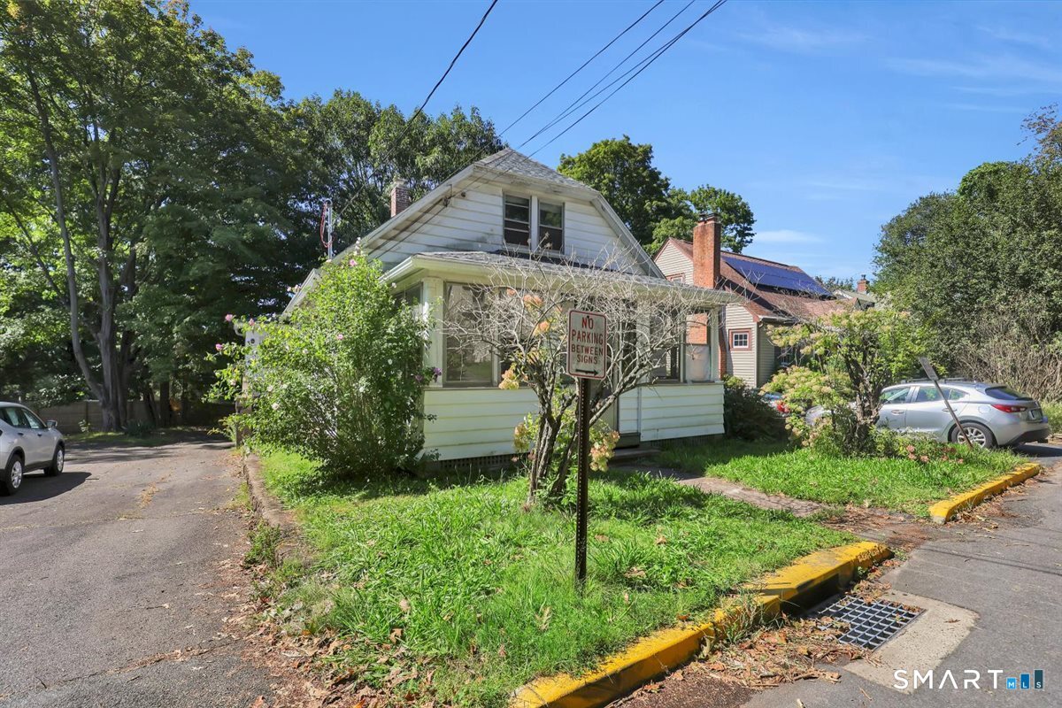 27 Fairview Avenue Property Photo 3