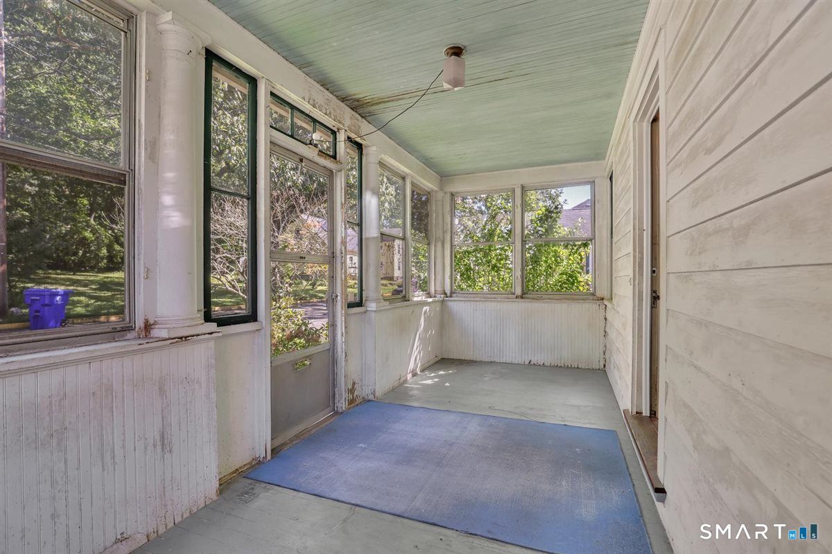 27 Fairview Avenue Property Photo 6