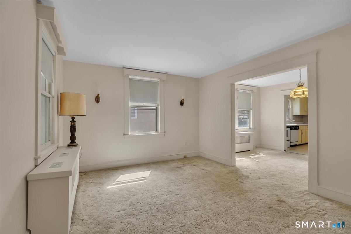 27 Fairview Avenue Property Photo 7