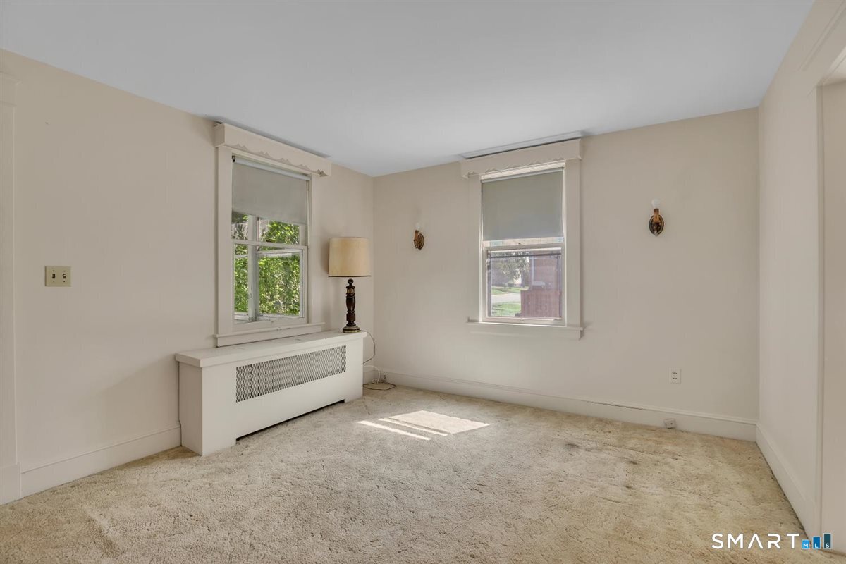 27 Fairview Avenue Property Photo 8