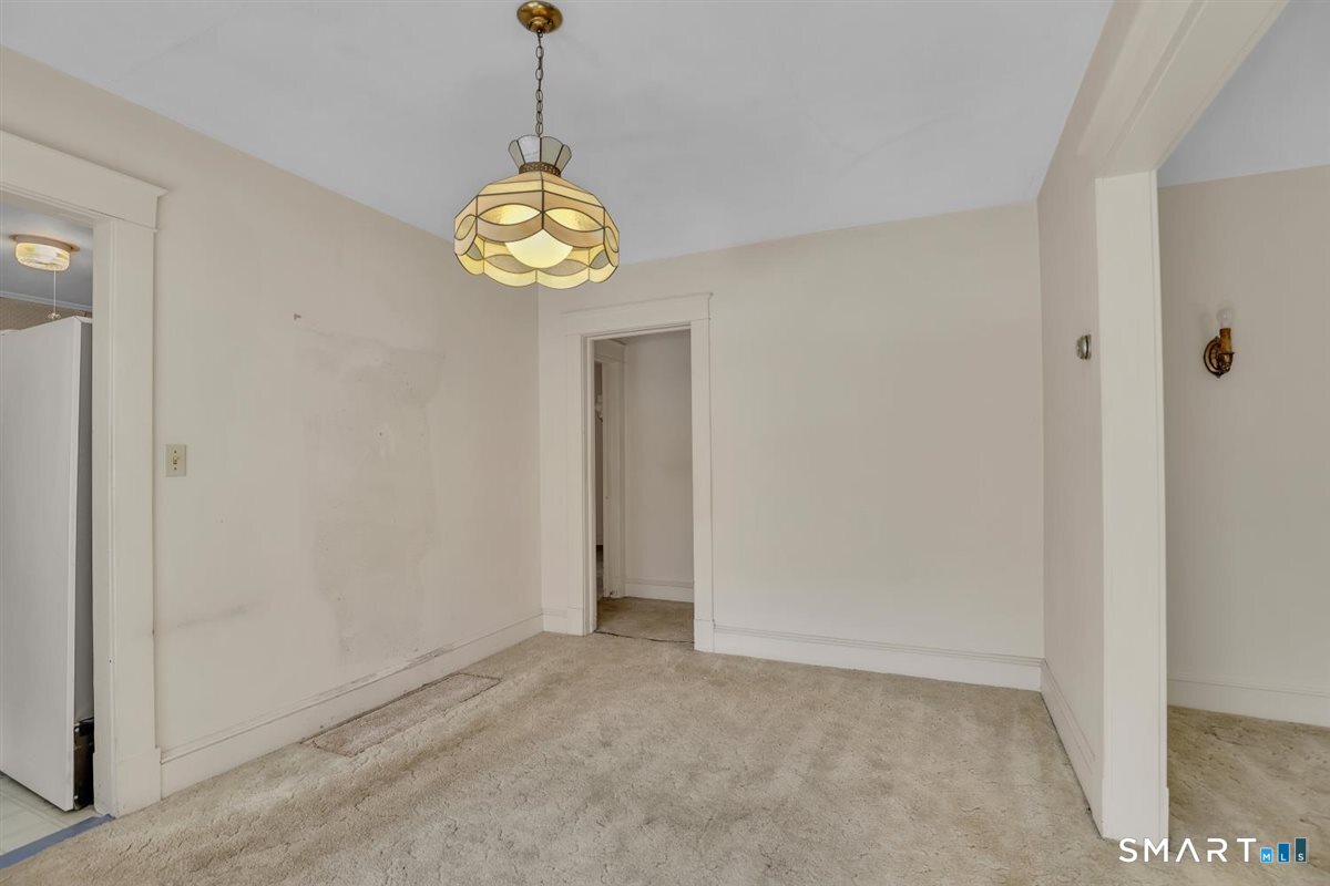 27 Fairview Avenue Property Photo 10