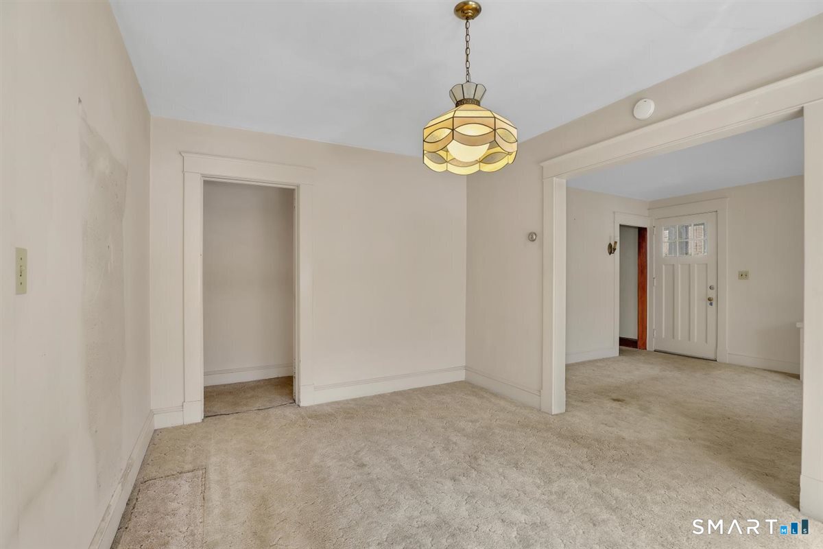 27 Fairview Avenue Property Photo 11