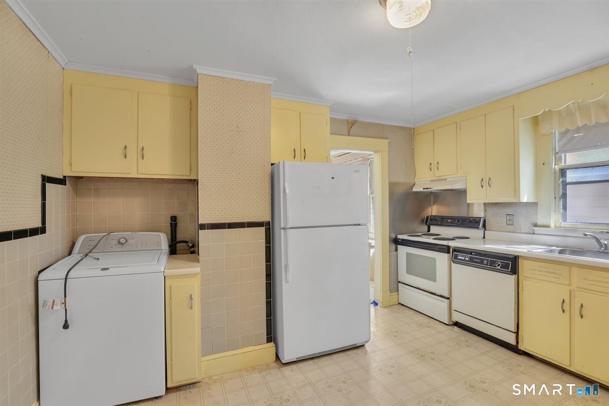 27 Fairview Avenue Property Photo 13