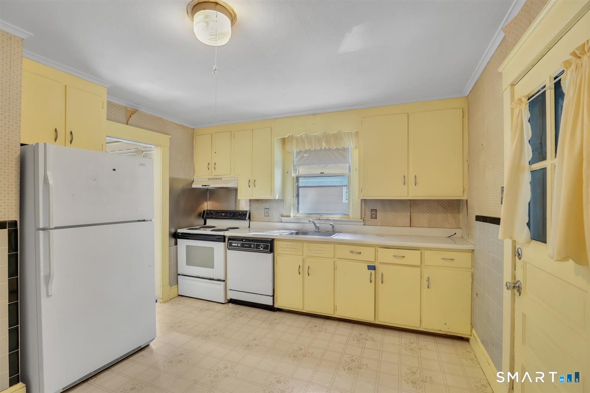 27 Fairview Avenue Property Photo 14