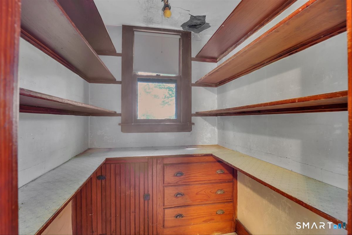 27 Fairview Avenue Property Photo 17