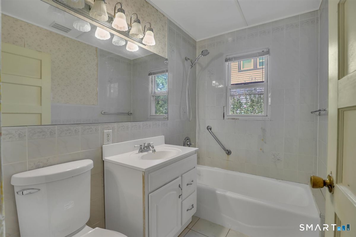 27 Fairview Avenue Property Photo 23