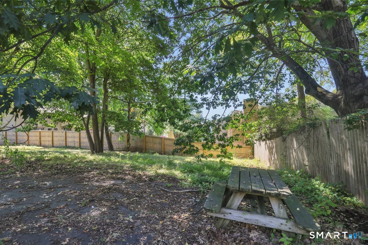 27 Fairview Avenue Property Photo 32
