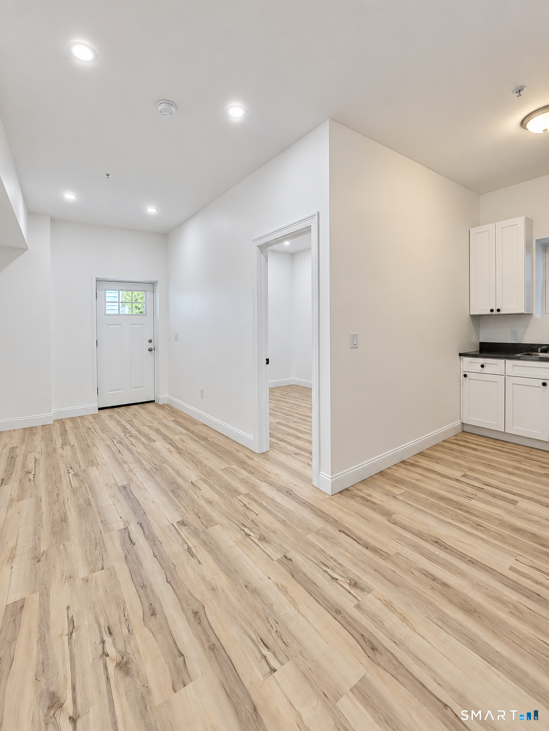 170 Pearl B Street Property Photo 3