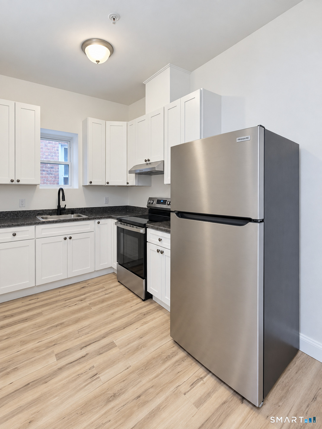 170 Pearl B Street Property Photo 8