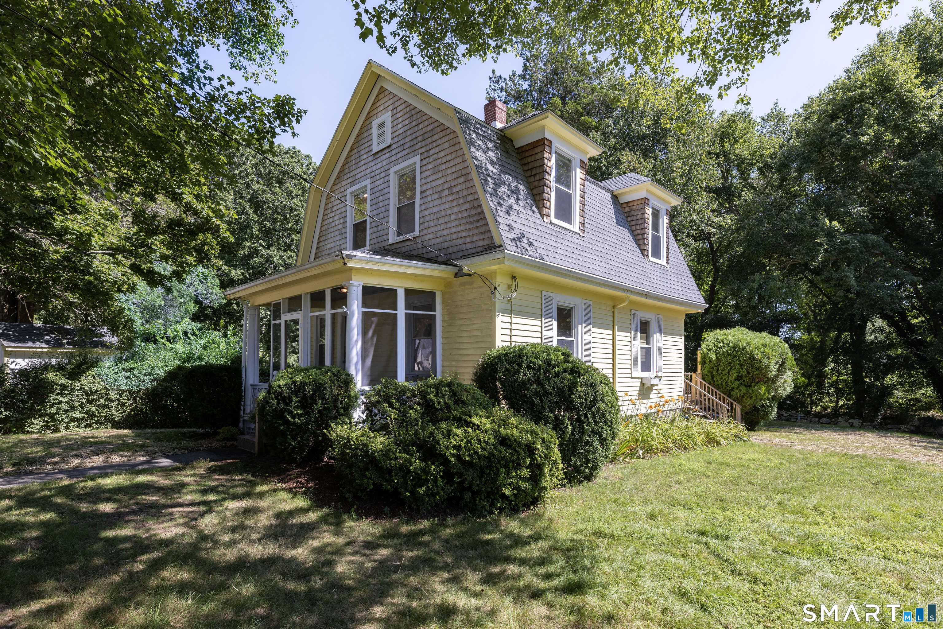 28 Watch Hill Avenue Property Photo 2