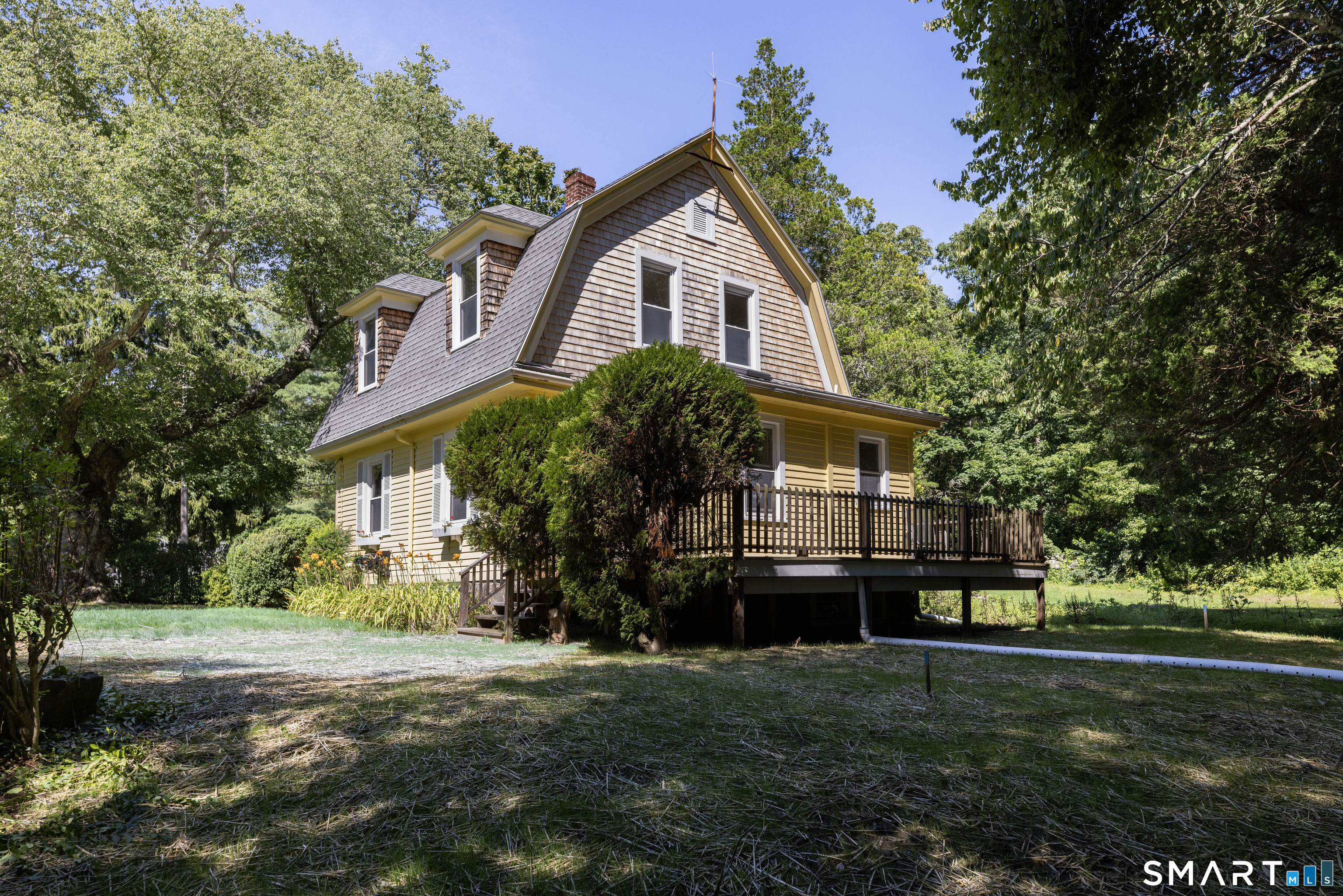 28 Watch Hill Avenue Property Photo 3