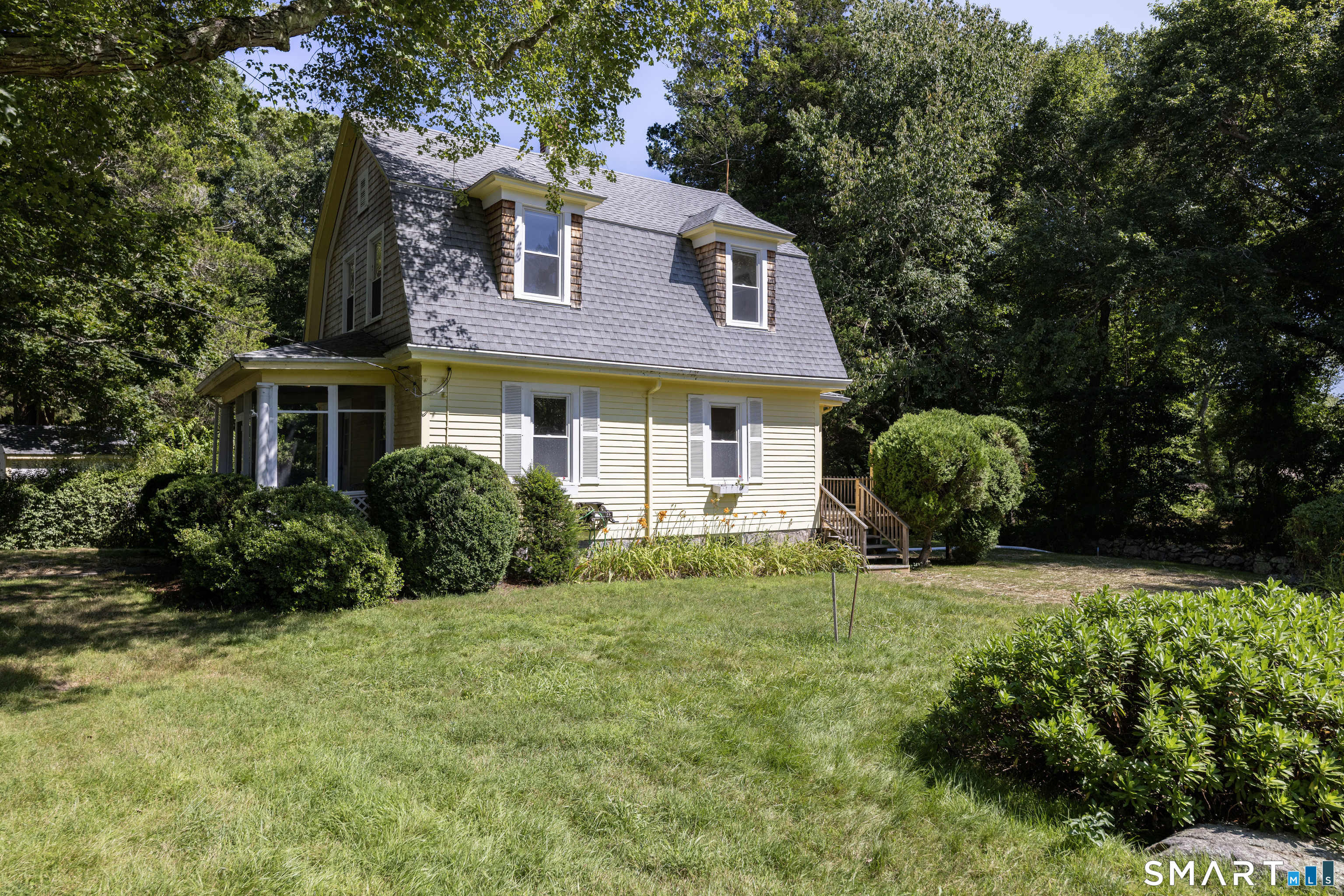 28 Watch Hill Avenue Property Photo 4