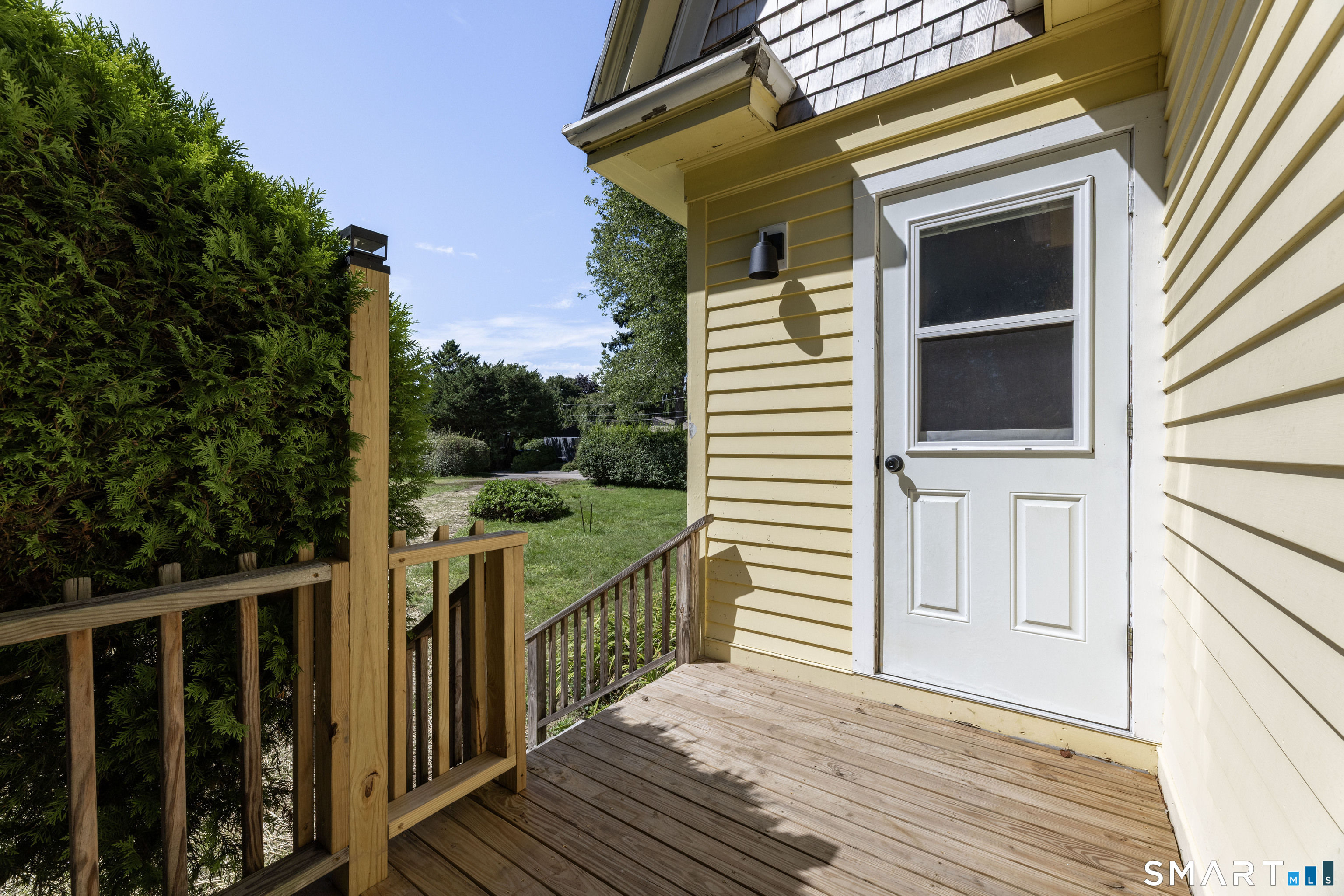 28 Watch Hill Avenue Property Photo 7