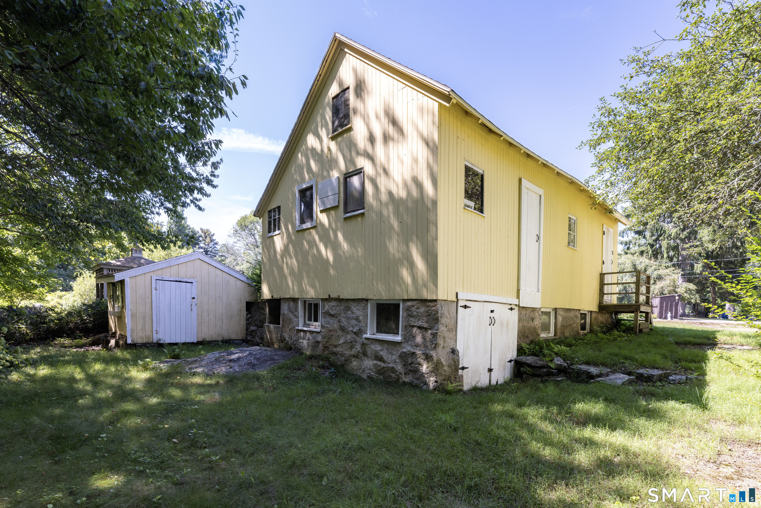 28 Watch Hill Avenue Property Photo 9