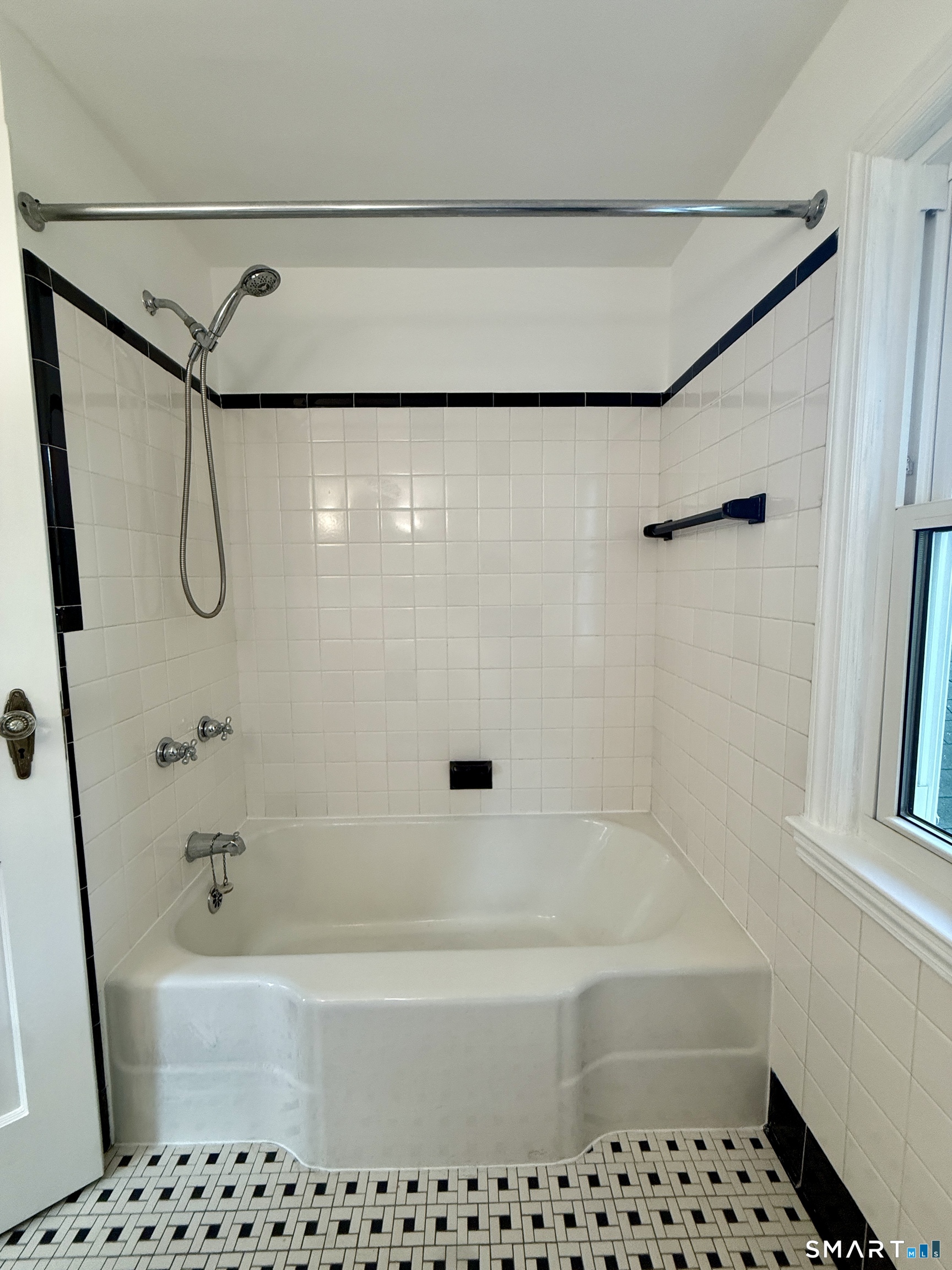 33 Marcroft Street Property Photo 29