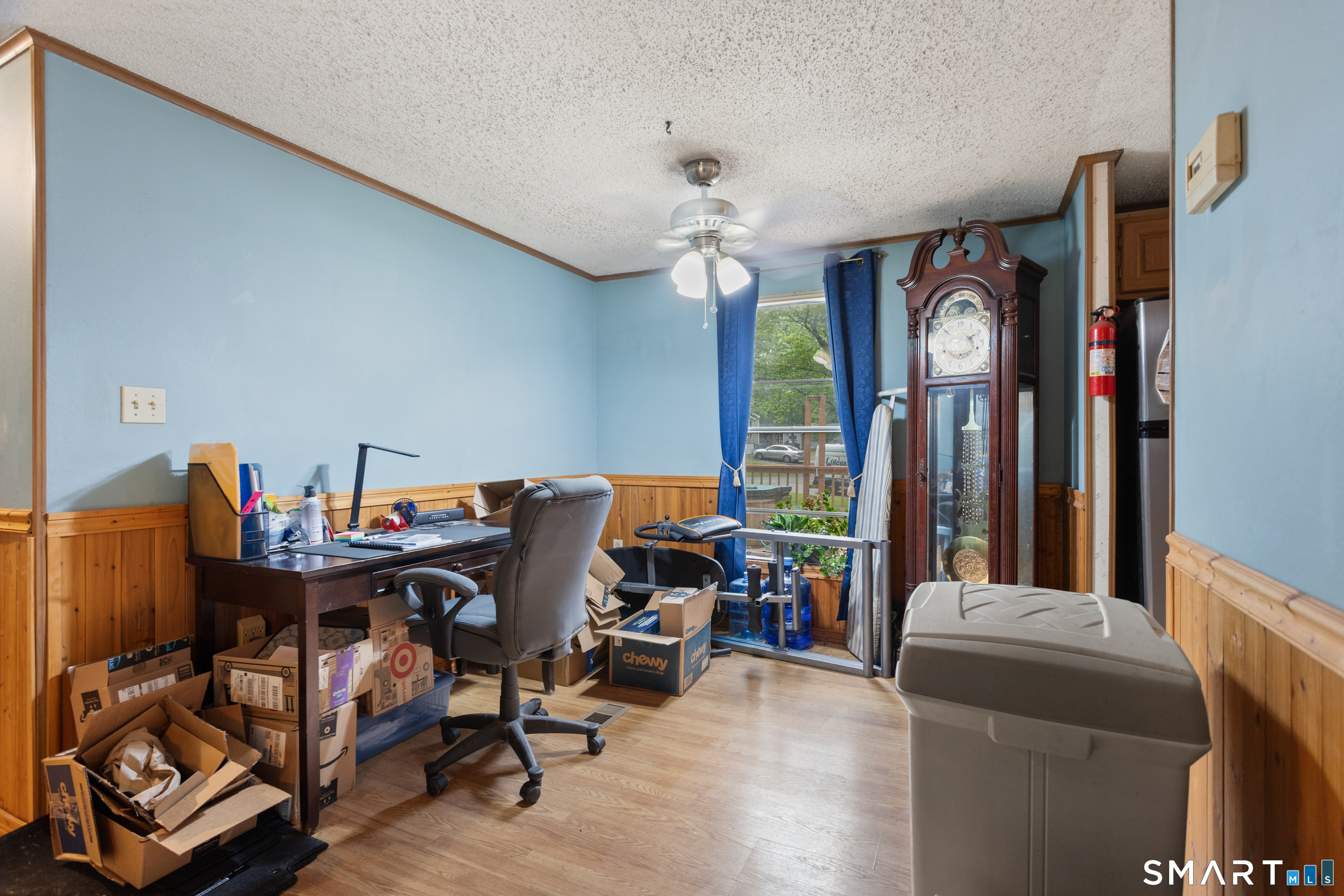 17 Evergreen Park Property Photo 4