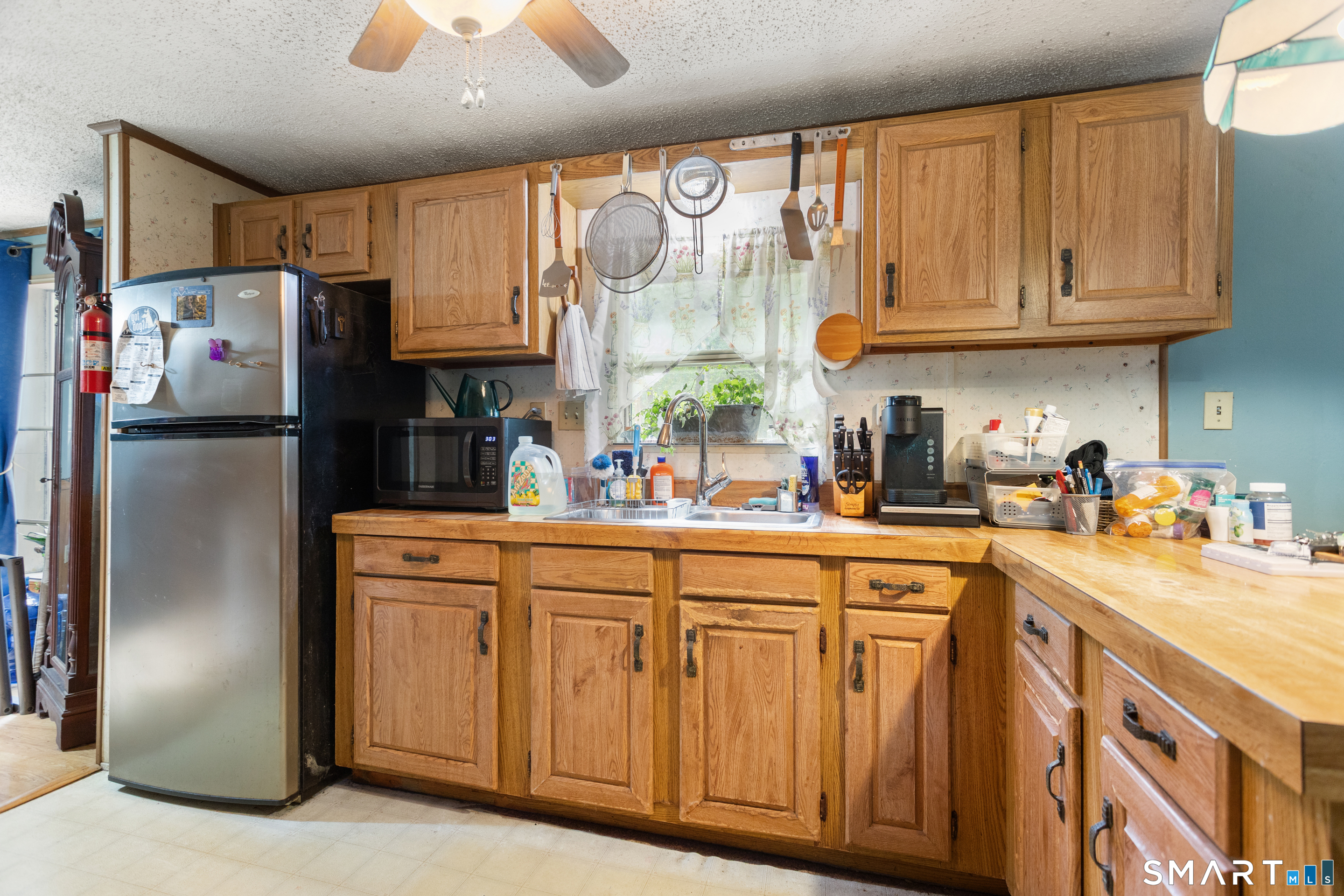 17 Evergreen Park Property Photo 5