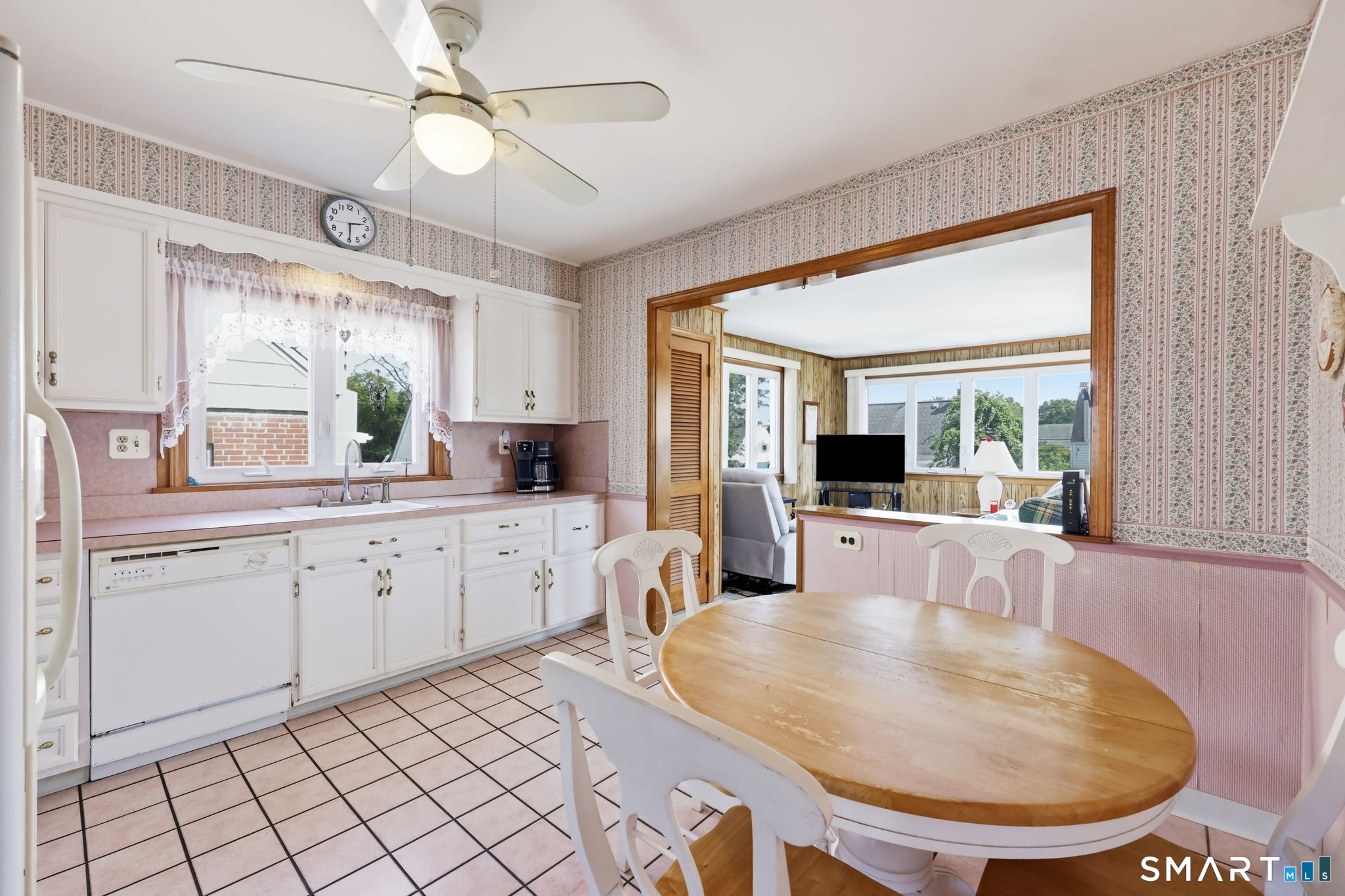 155 Baker Street Property Photo 12