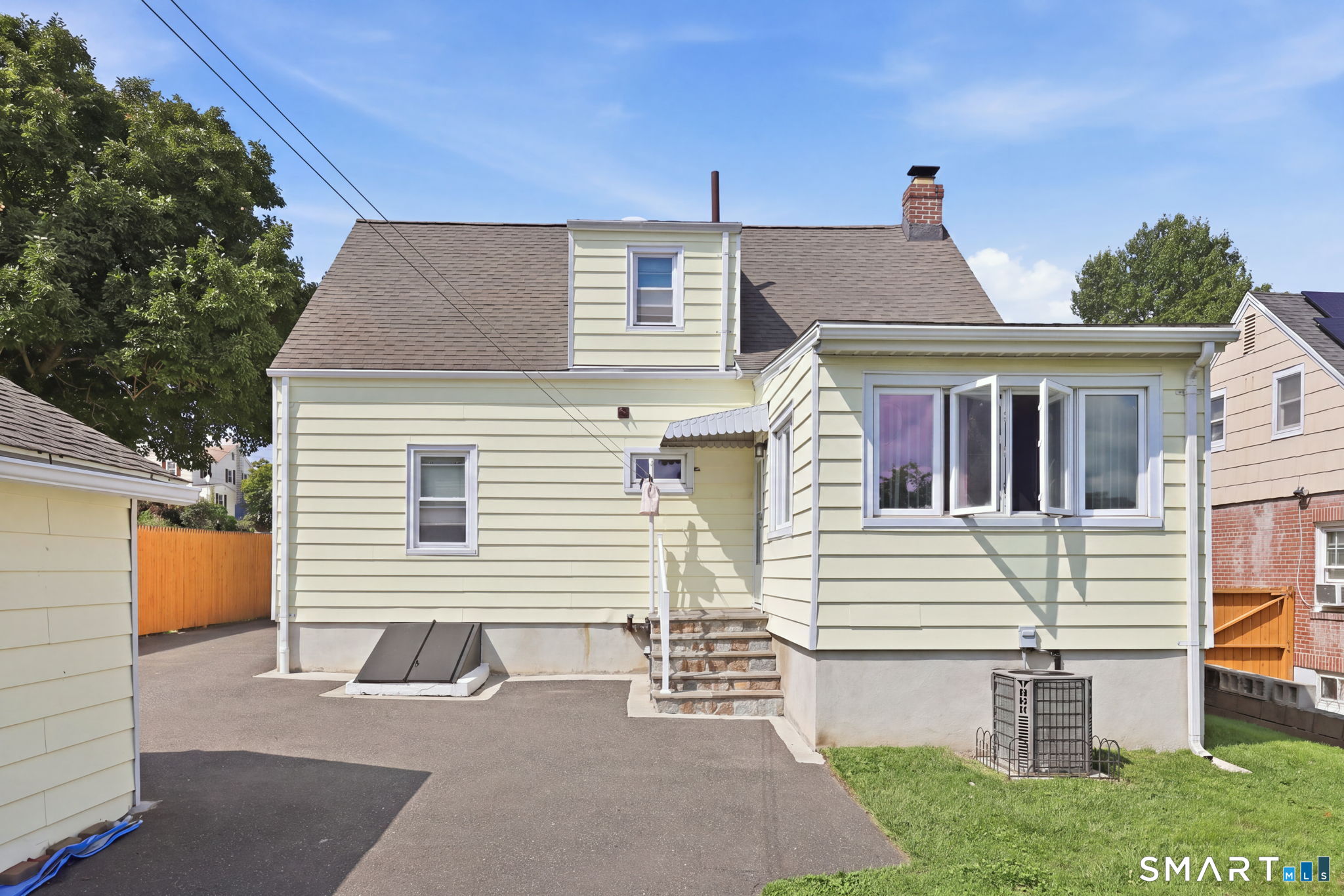 155 Baker Street Property Photo 32