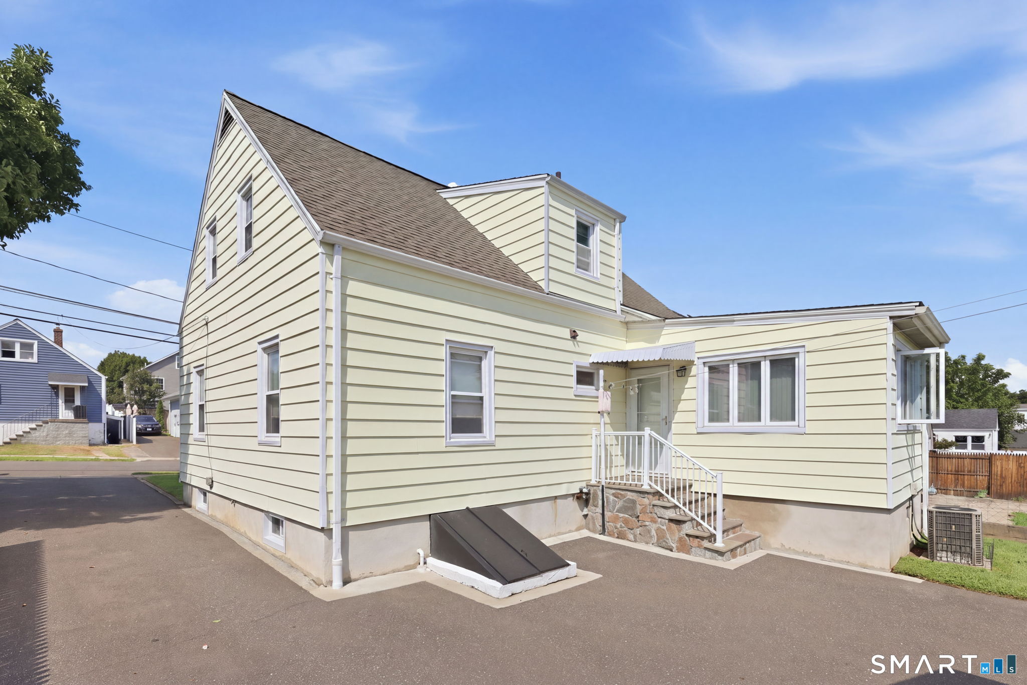 155 Baker Street Property Photo 35