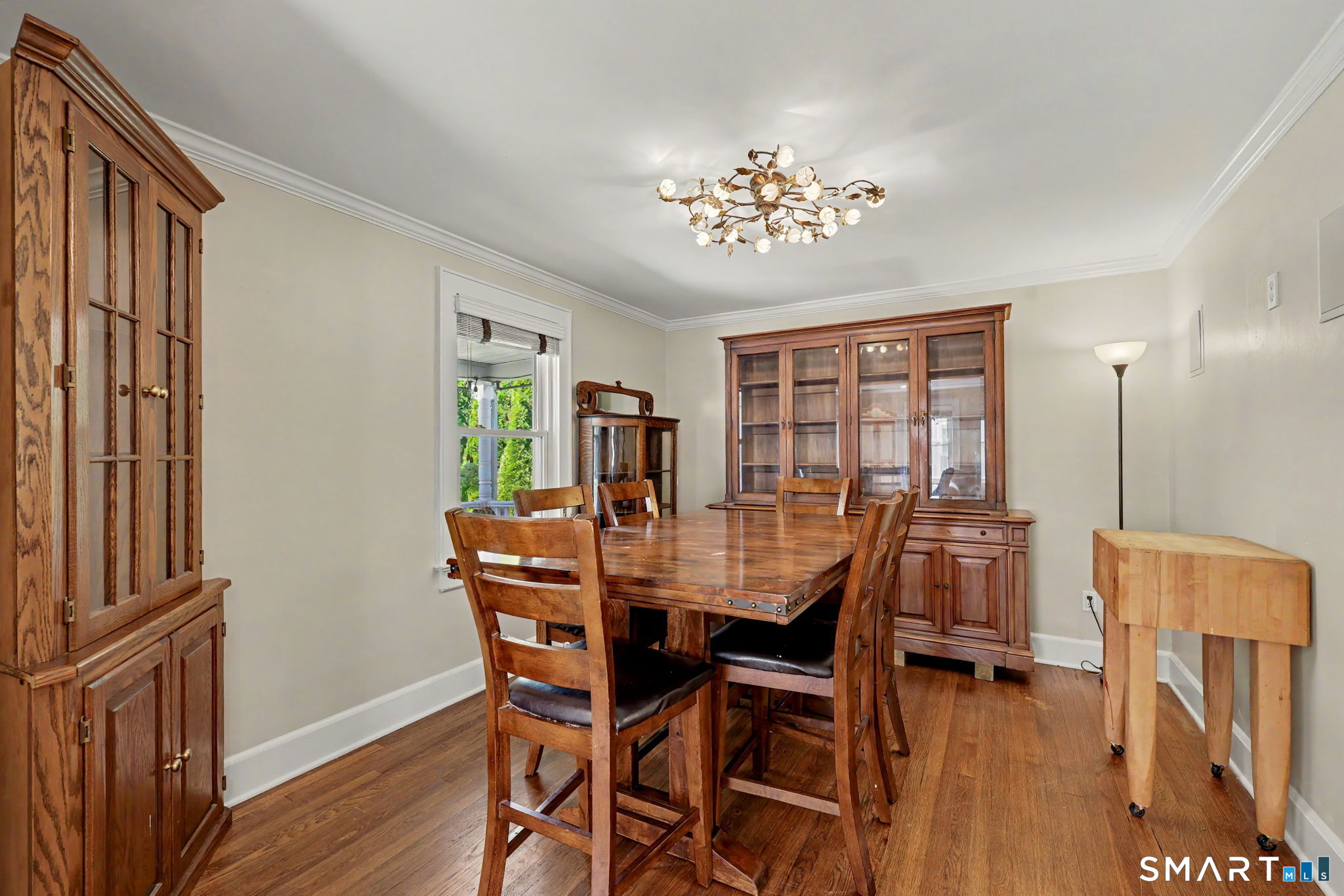 215 Knickerbocker Avenue Property Photo 4