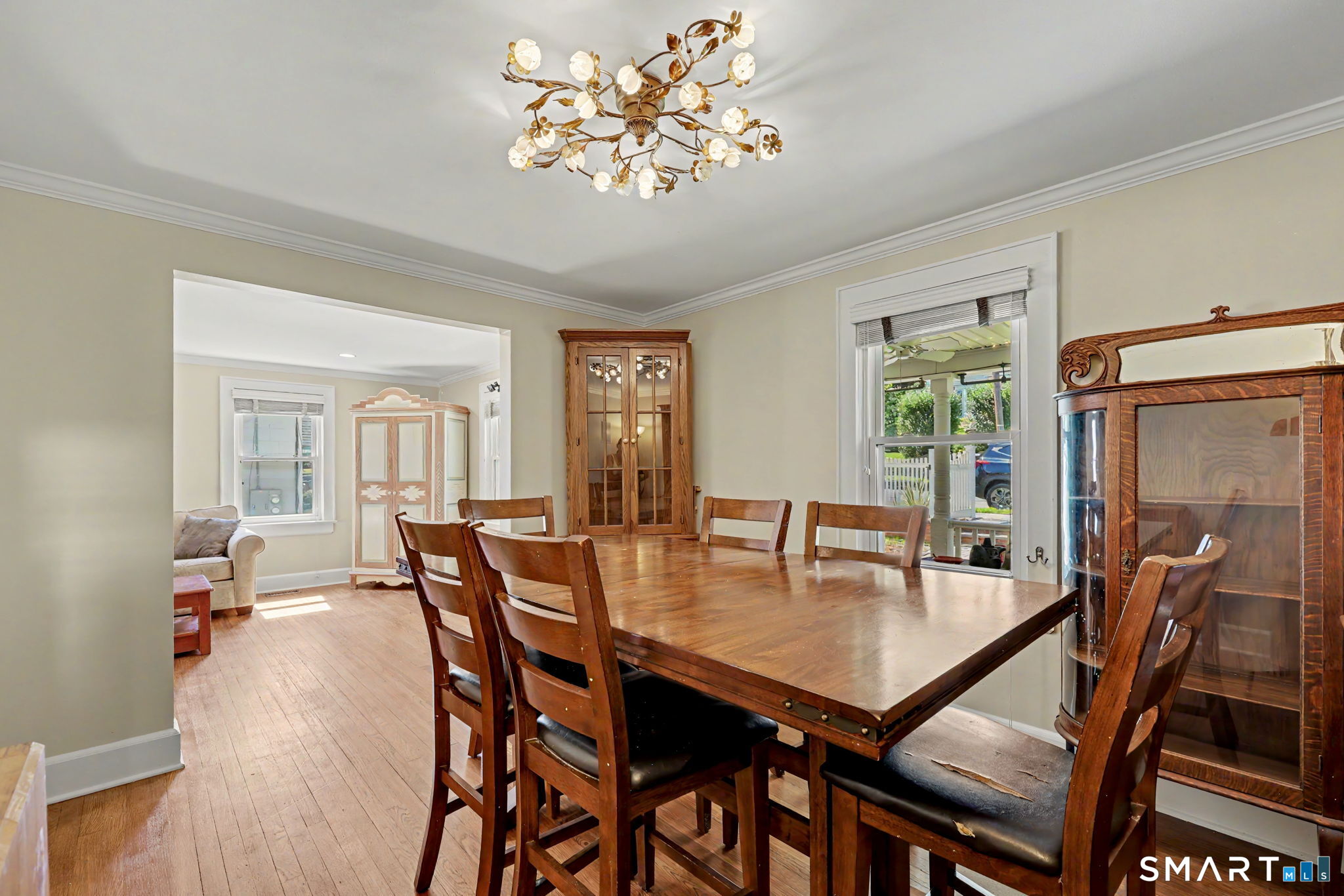 215 Knickerbocker Avenue Property Photo 5