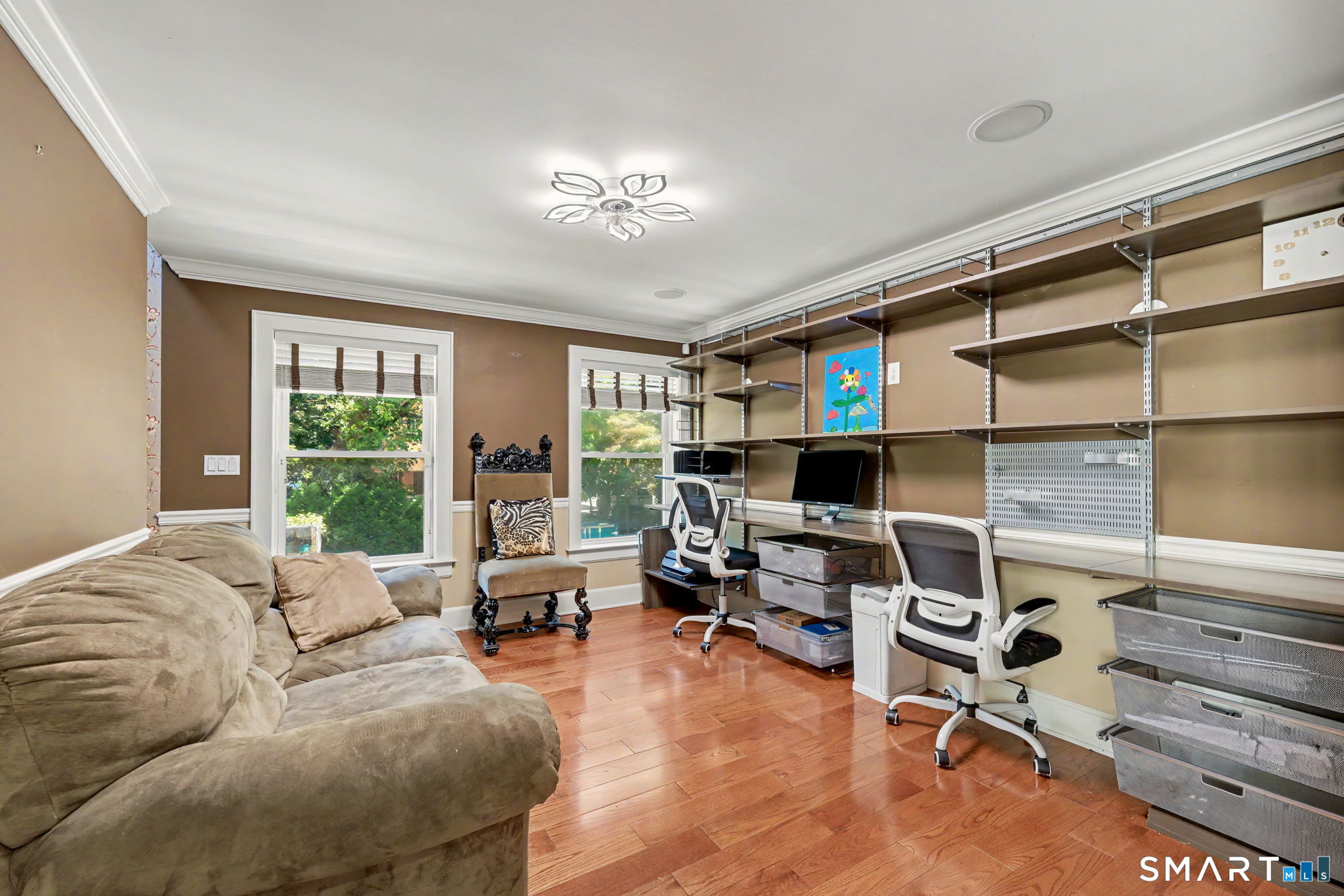 215 Knickerbocker Avenue Property Photo 9