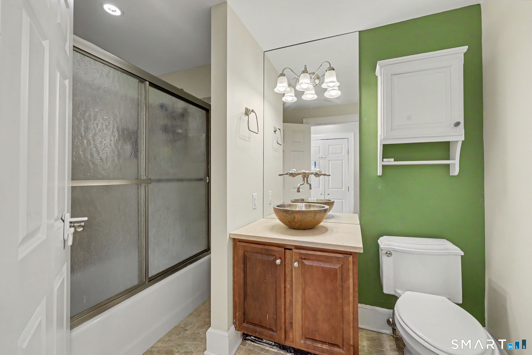 215 Knickerbocker Avenue Property Photo 10