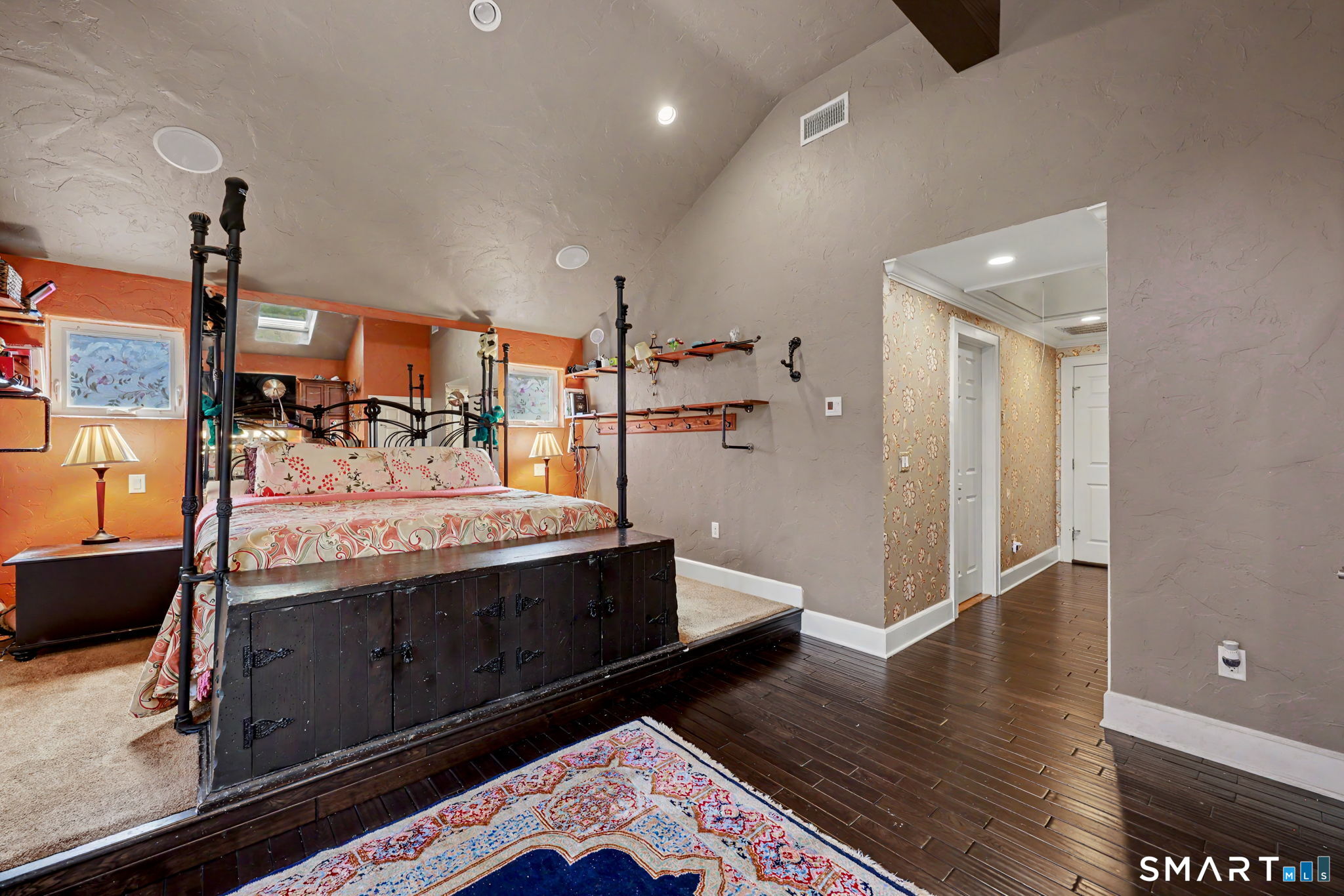 215 Knickerbocker Avenue Property Photo 16