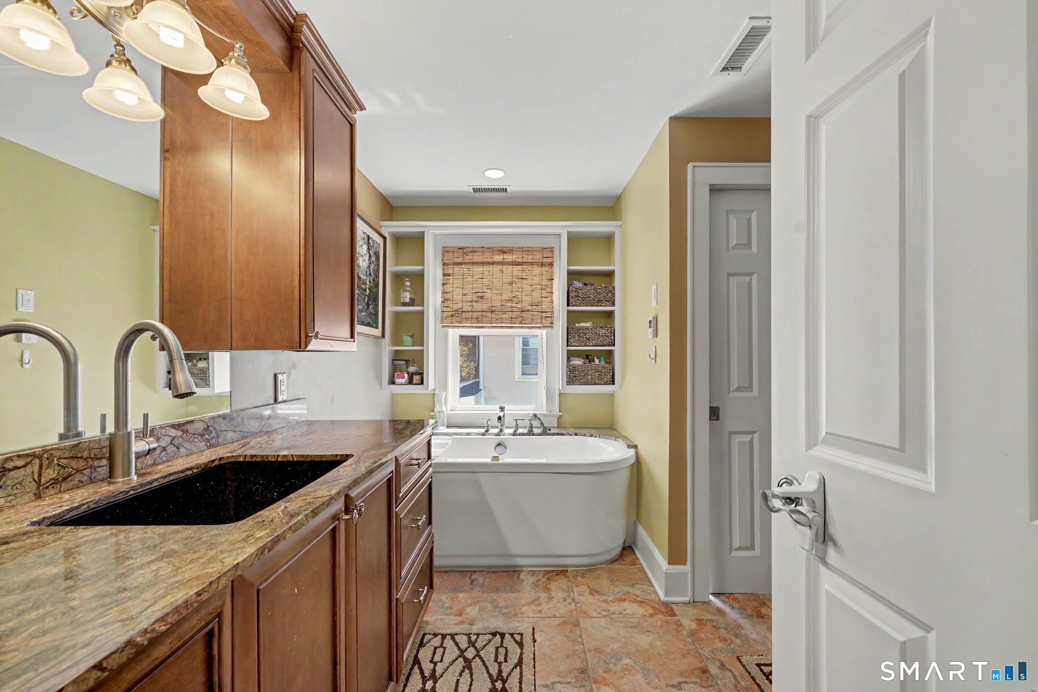 215 Knickerbocker Avenue Property Photo 19
