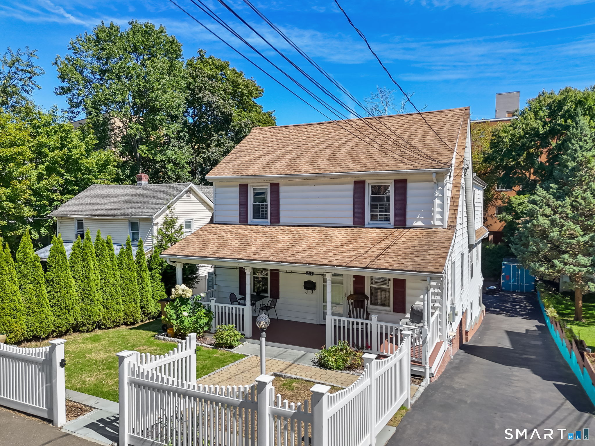 215 Knickerbocker Avenue Property Photo 23