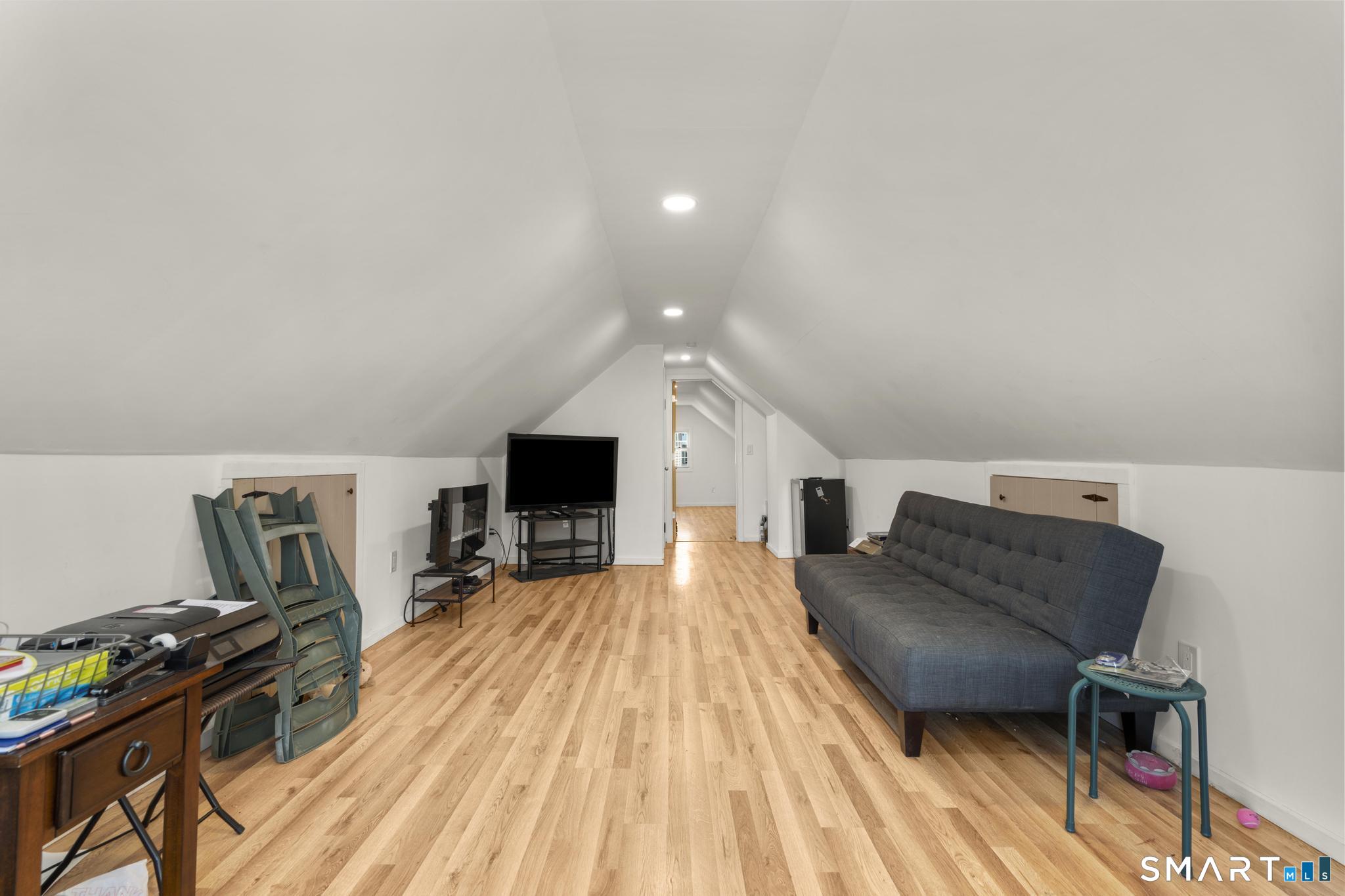 752 Broadway East Property Photo 22