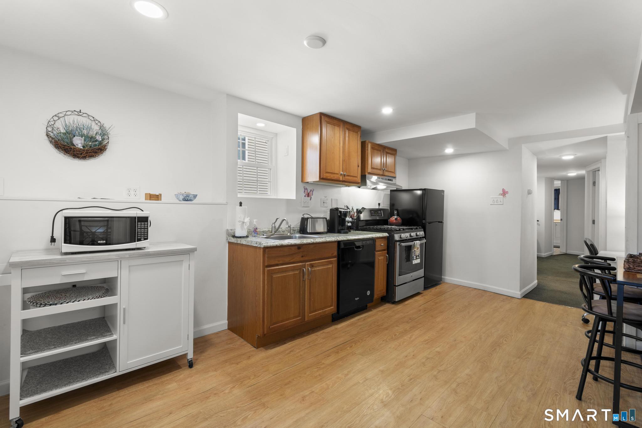 752 Broadway East Property Photo 30