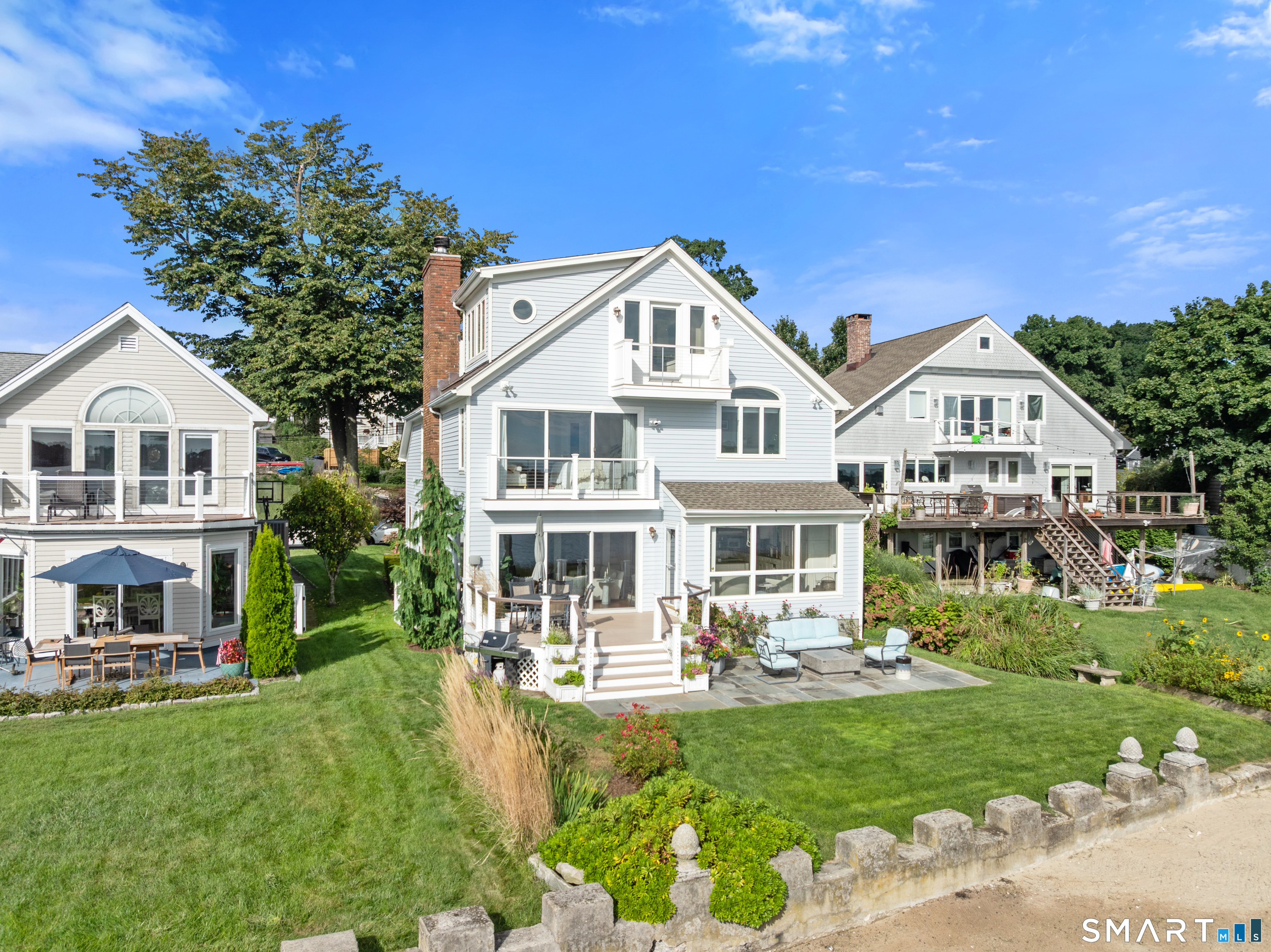 64 Shorefront Park Property Photo 2