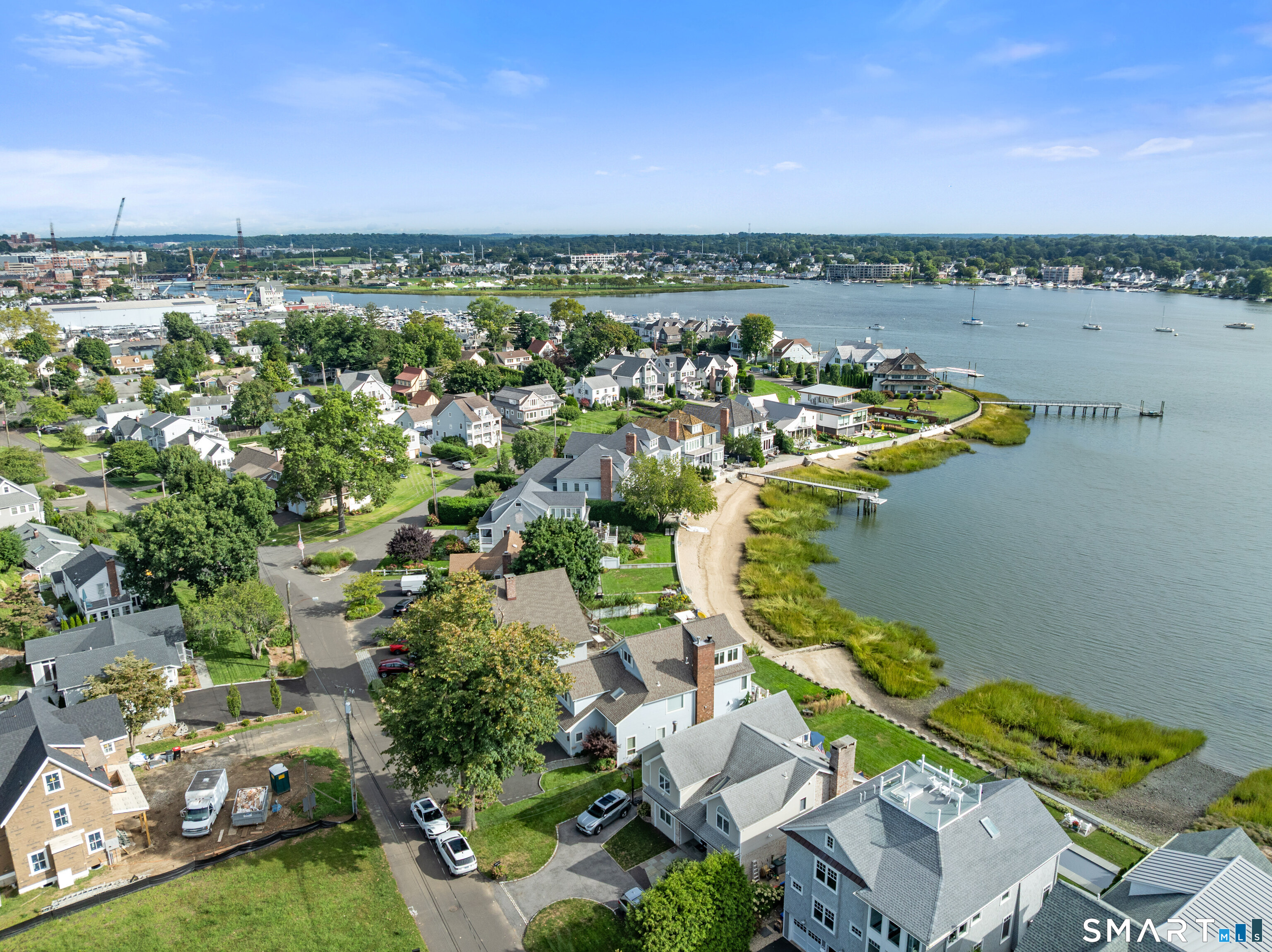 64 Shorefront Park Property Photo 3