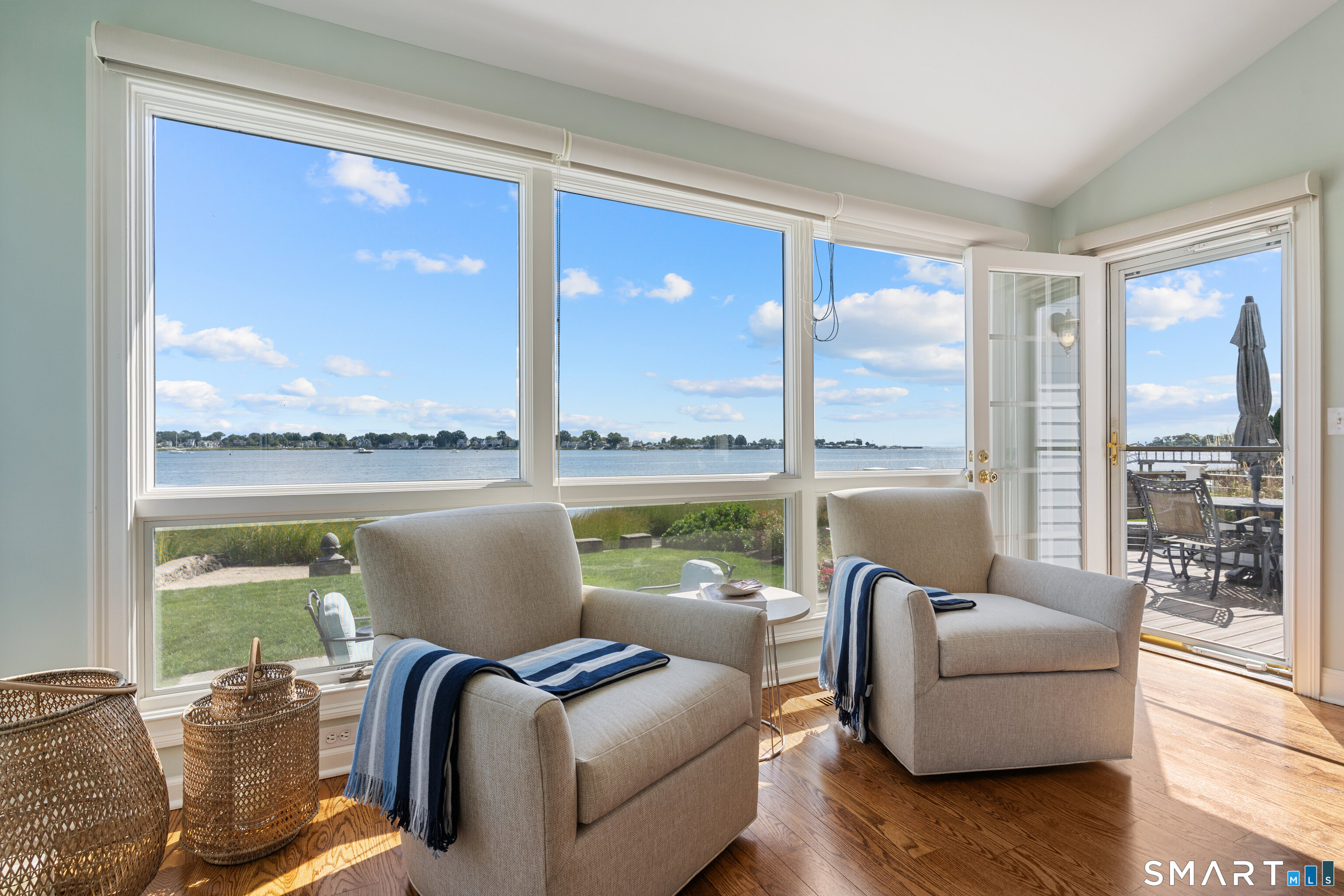 64 Shorefront Park Property Photo 14