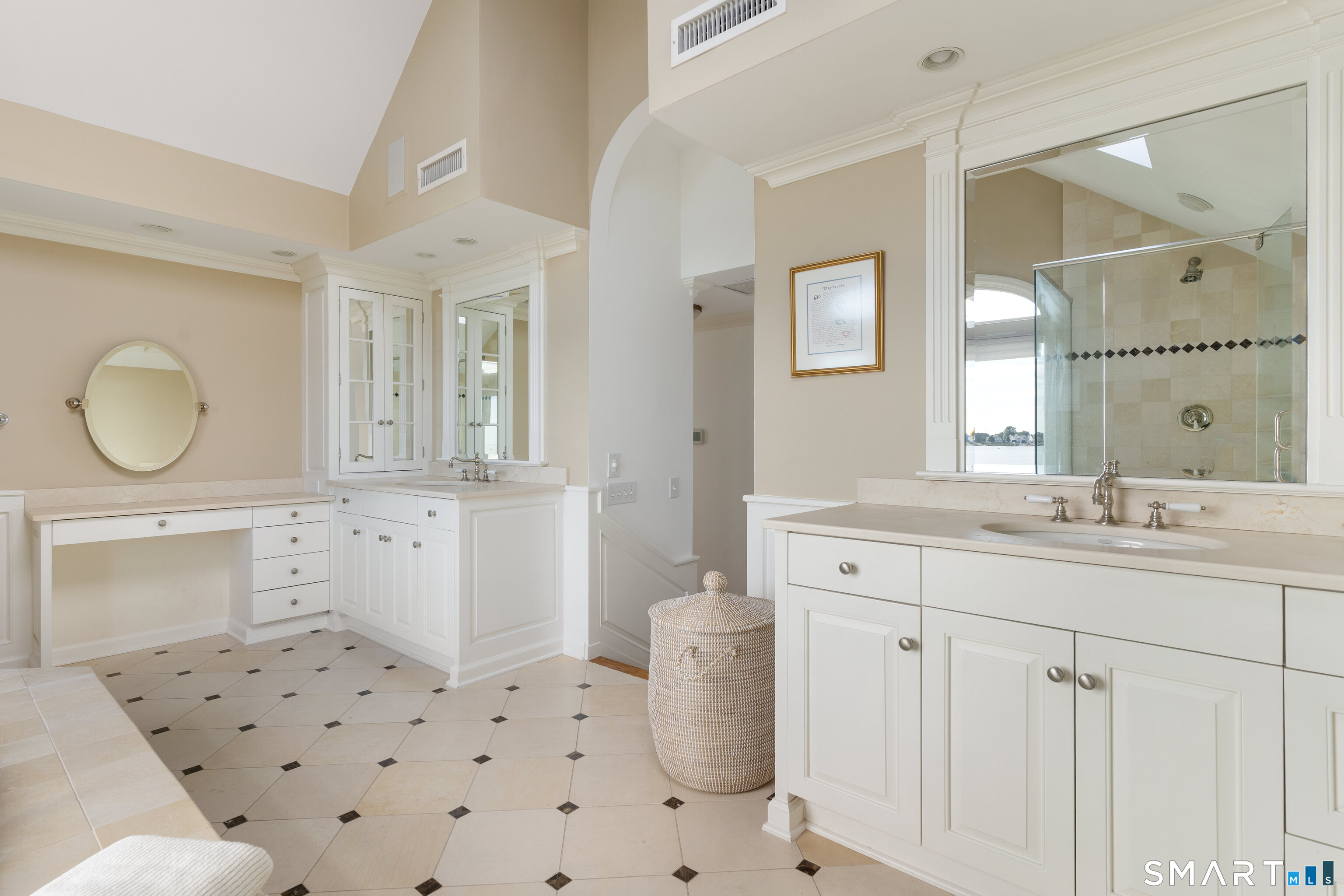 64 Shorefront Park Property Photo 20