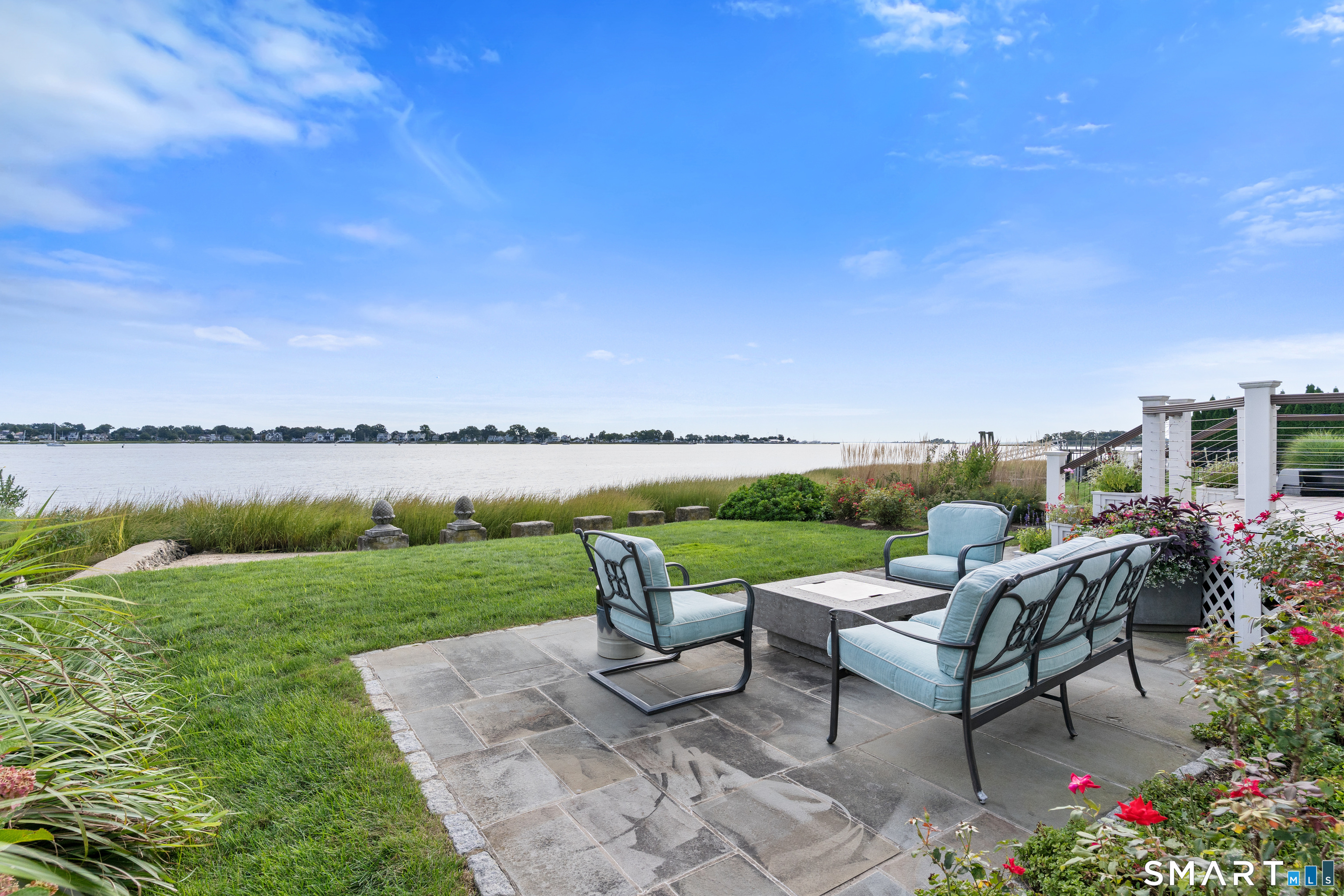 64 Shorefront Park Property Photo 27